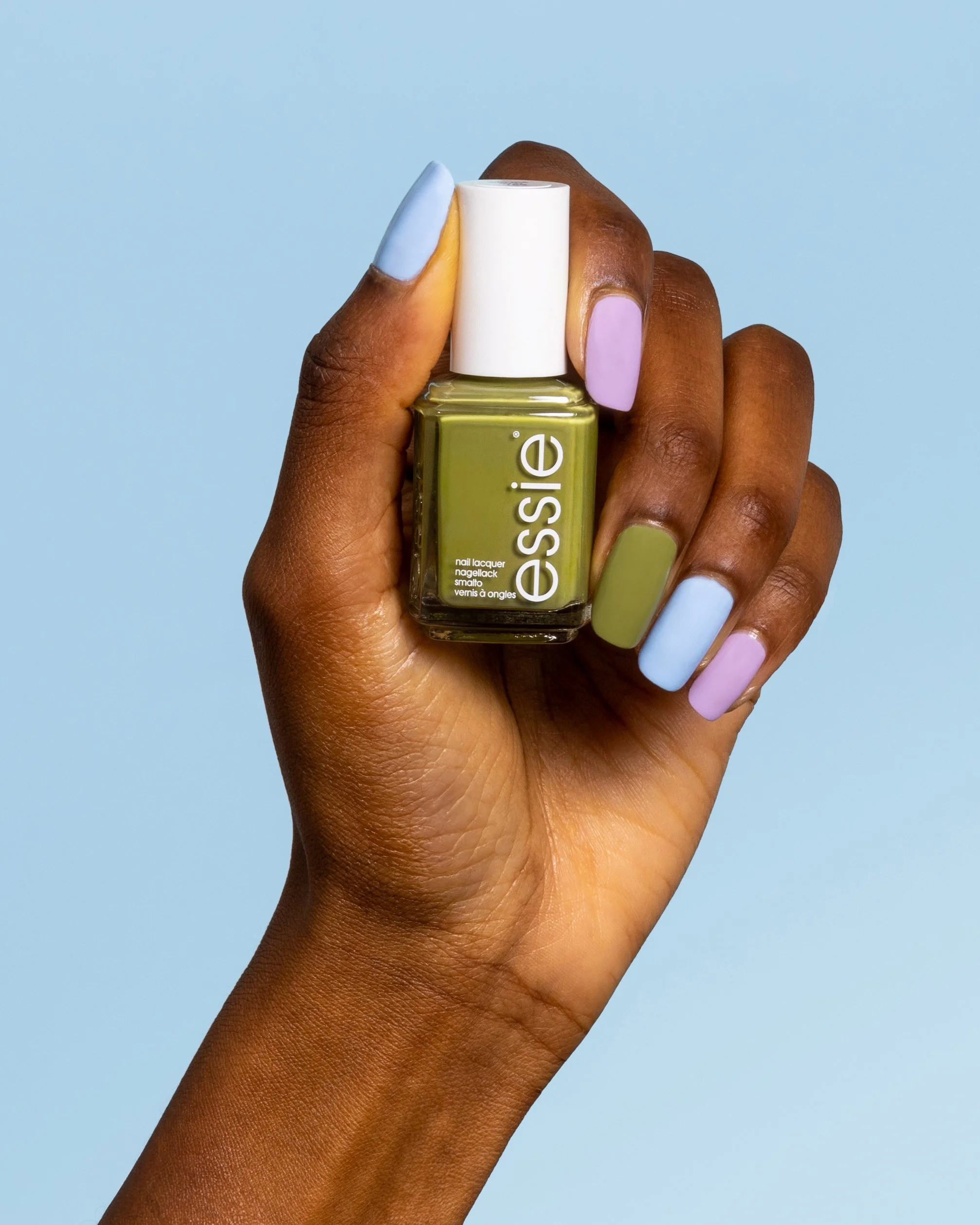 London Photographer & Retoucher, Lizzy Clough: Beauty photography of Essie expressie nail varnish, hand model