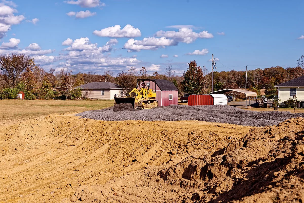 Dump Truck Gravel Spreading in Vilonia, AR