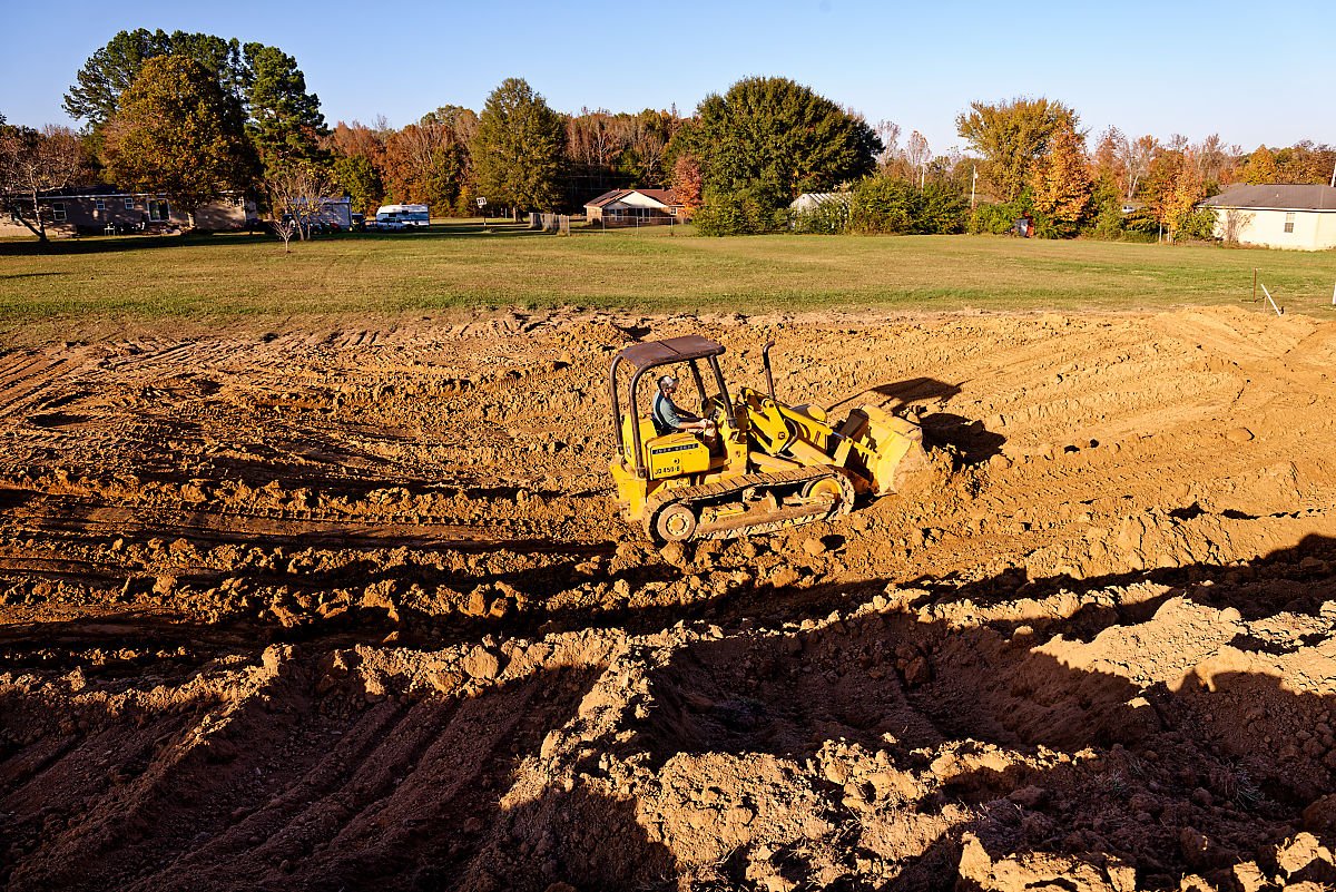 Vilonia, AR Trackhoe