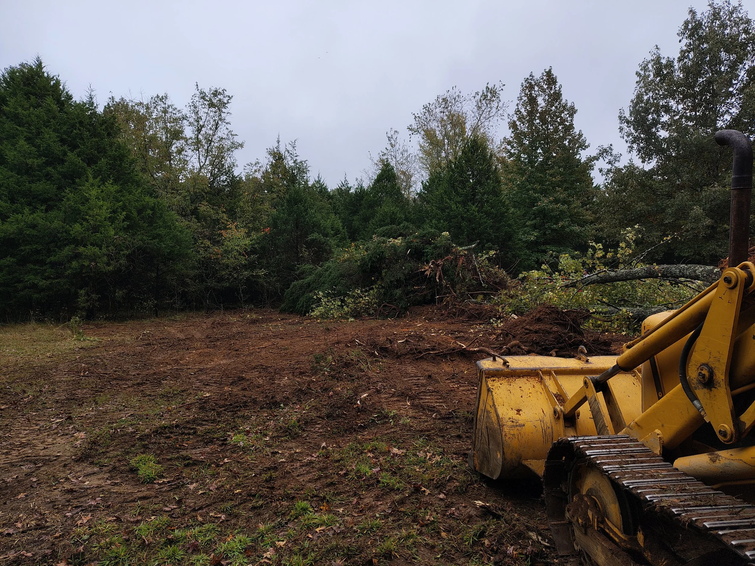 John Deere 450B Grubbing