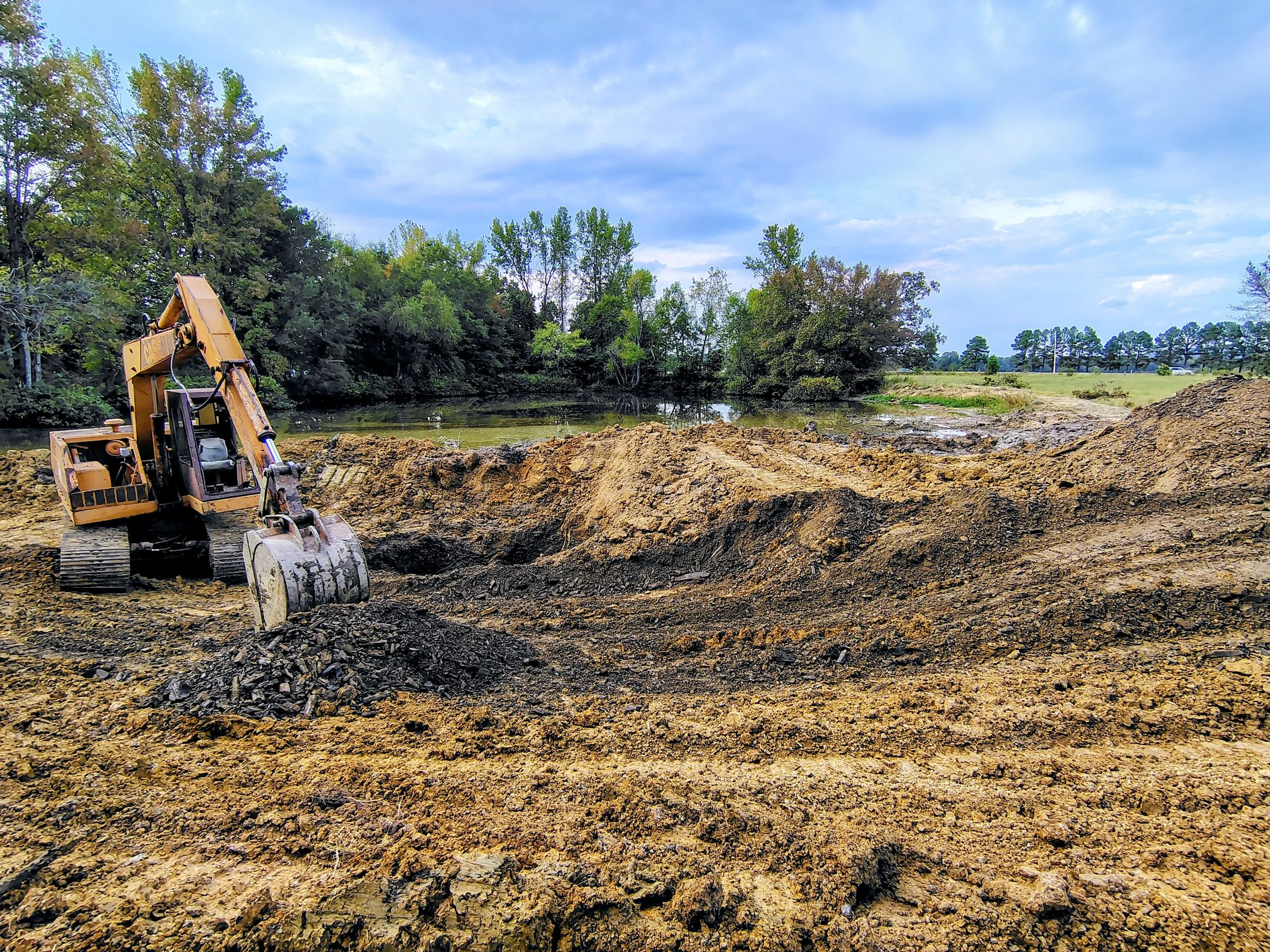 Pond excavation in Vilonia, AR