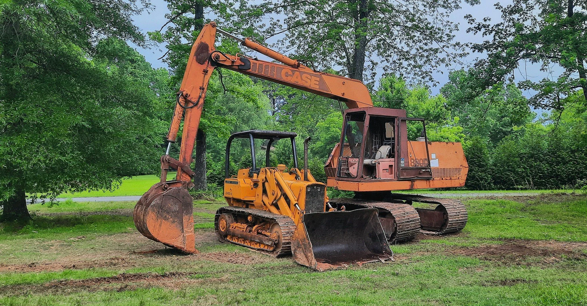 Case 880D Excavator & John Deere 450B Crawler Loader