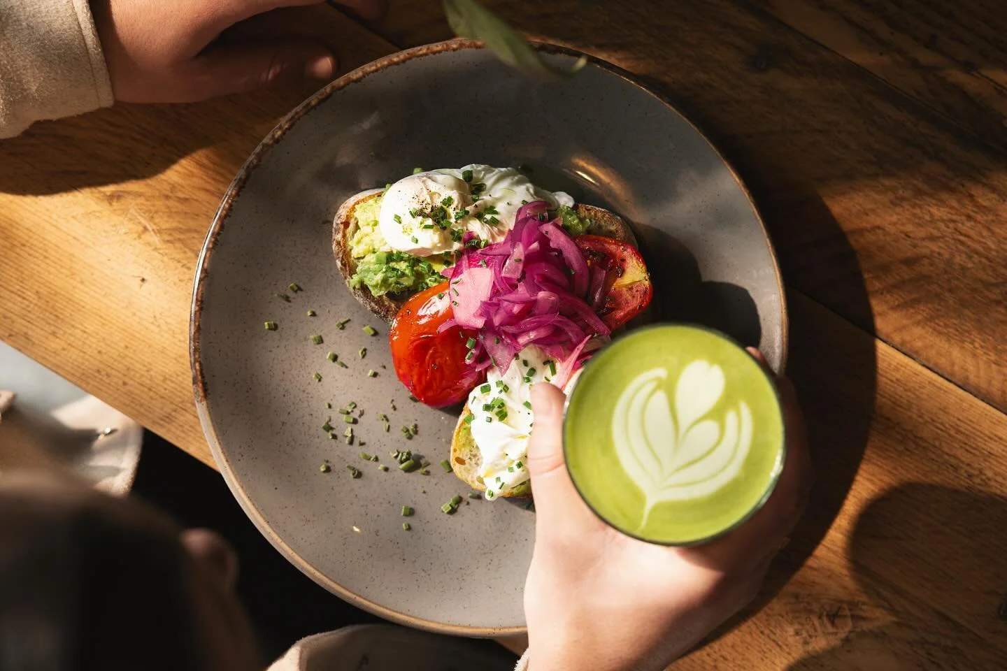 Matcha, but make it a little special at Mettricks

We don&rsquo;t do shortcuts around here. Our matcha latte starts with the real stuff, vibrant, high quality matcha whisked lovingly from scratch, just the way it should be. No sneaky syrups, no neon 