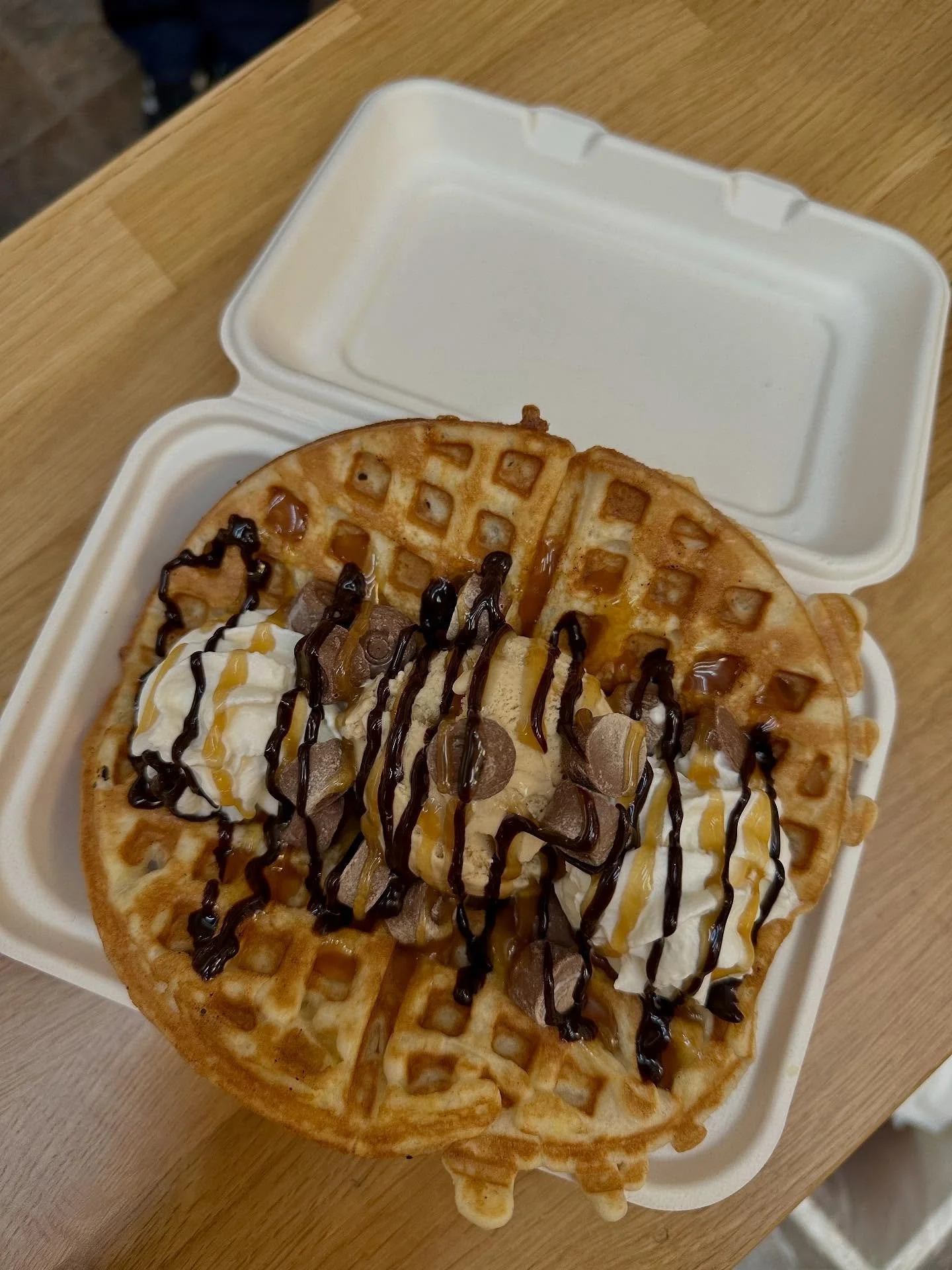 Waffle Wonderland has landed at Mettricks @westquay 🧇❄️🍦

Launching today &mdash; fresh, fluffy waffles with scoops of @judesicecream, sauces, whipped cream and toppings. The perfect festive treat stop alongside your coffee or hot chocolate between