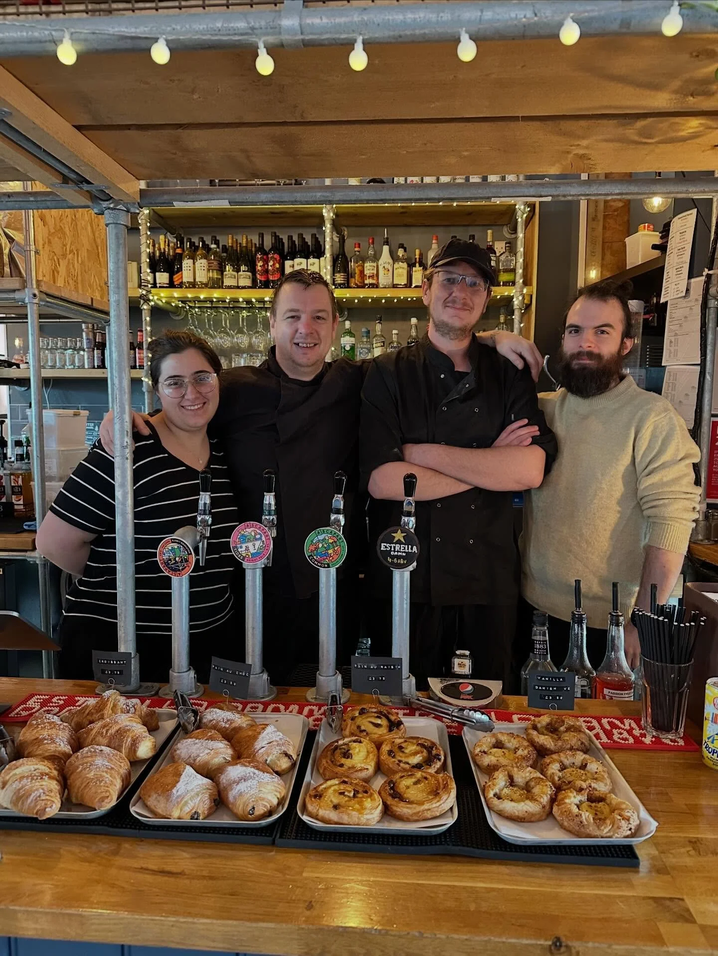 Happy New Year, Southampton 💛
And just like that, we&rsquo;re back.

Your local Mettricks at Guildhall, @mettricks_woolston, @mettricksportswood and WestQuay are now re-open after the Christmas break, and our teams are ready to welcome our regular f