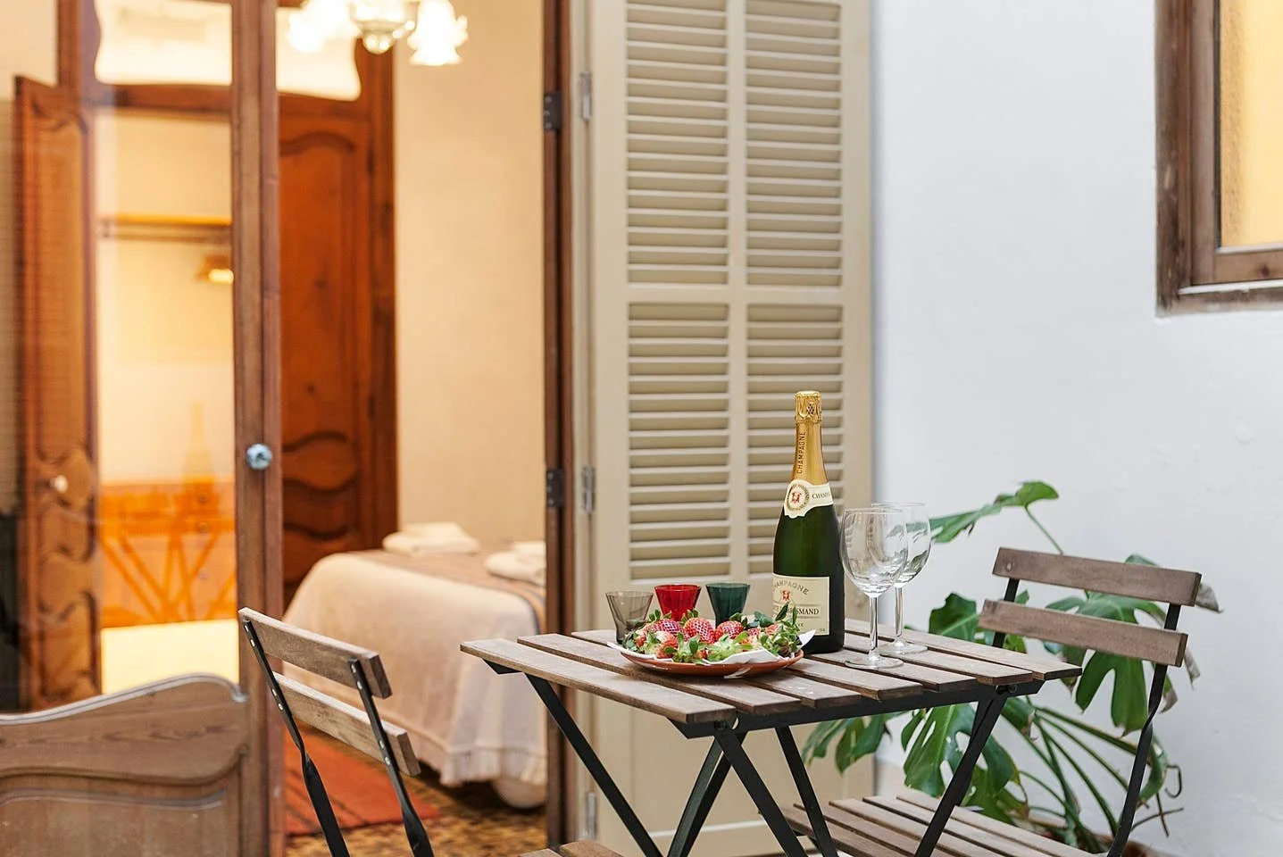 Carrer Courtyard 1 copy.jpg