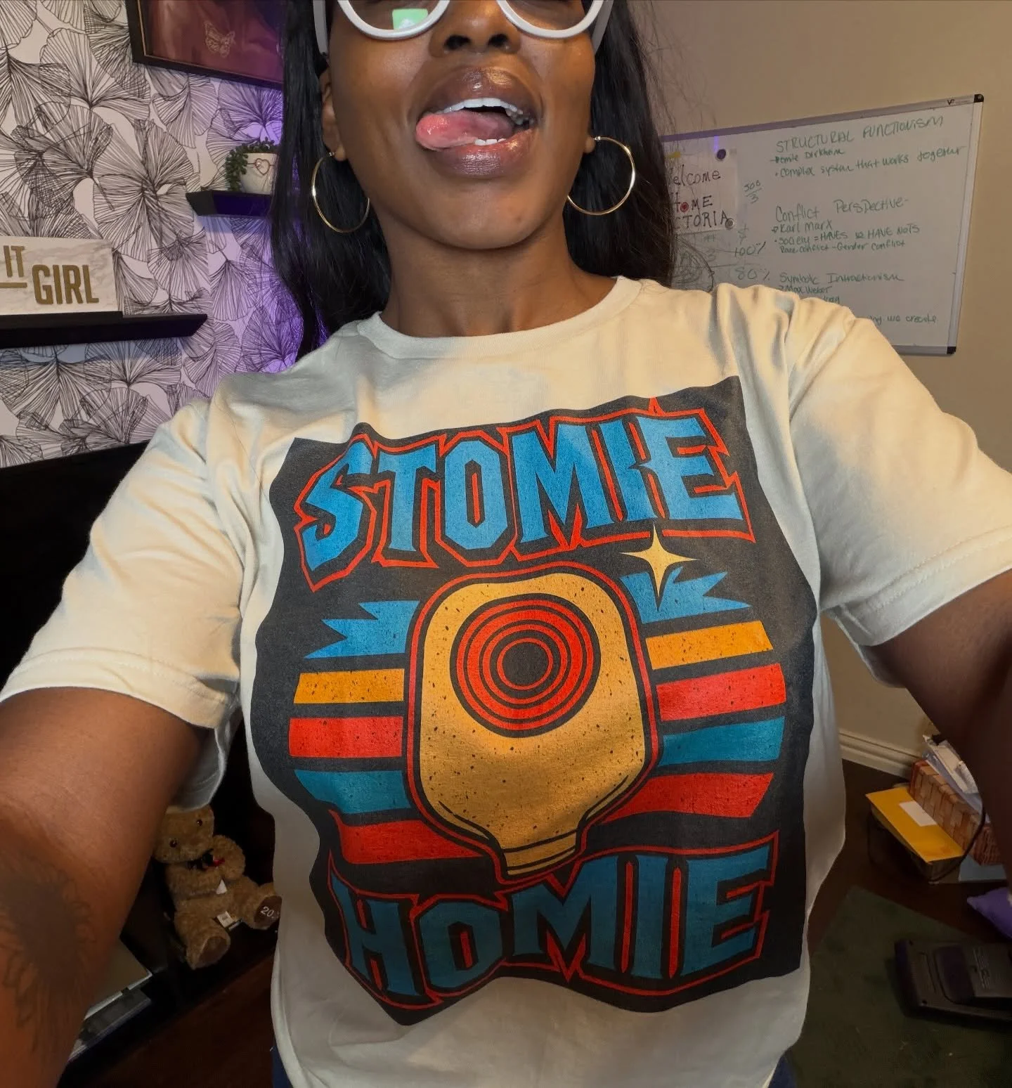 It&rsquo;s official!! 😎🔥 The Stomie Homie tees are LIVE and ready for all my ostomates, supporters, and proud members of the poo-bag-posse 🙌🏾
I designed this shirt with love, pride, and a whole lot of humor &mdash; because our ostomy journeys des
