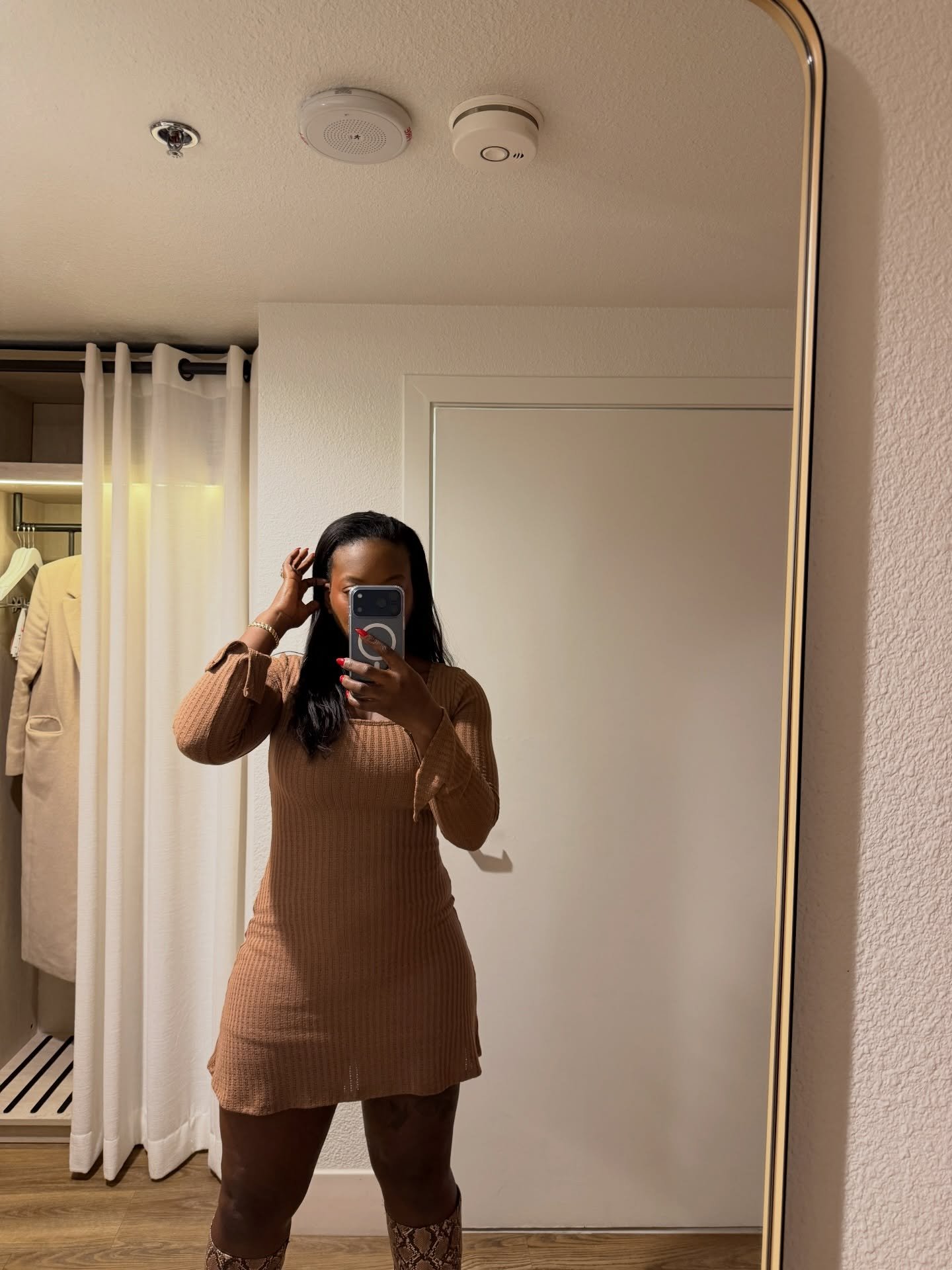 Last night in Vegas? 🎲🎲🎰🤣 who wanna bet? 

Also I had some Las Vegas @bojangles 👀 and can&rsquo;t NOBODY 🙅🏾&zwj;♀️ do it like the Bojangles in North Carolina 🙂&zwj;&harr;️🙂&zwj;&harr;️🙂&zwj;&harr;️ 

Prayers for a safe, non delayed, non can