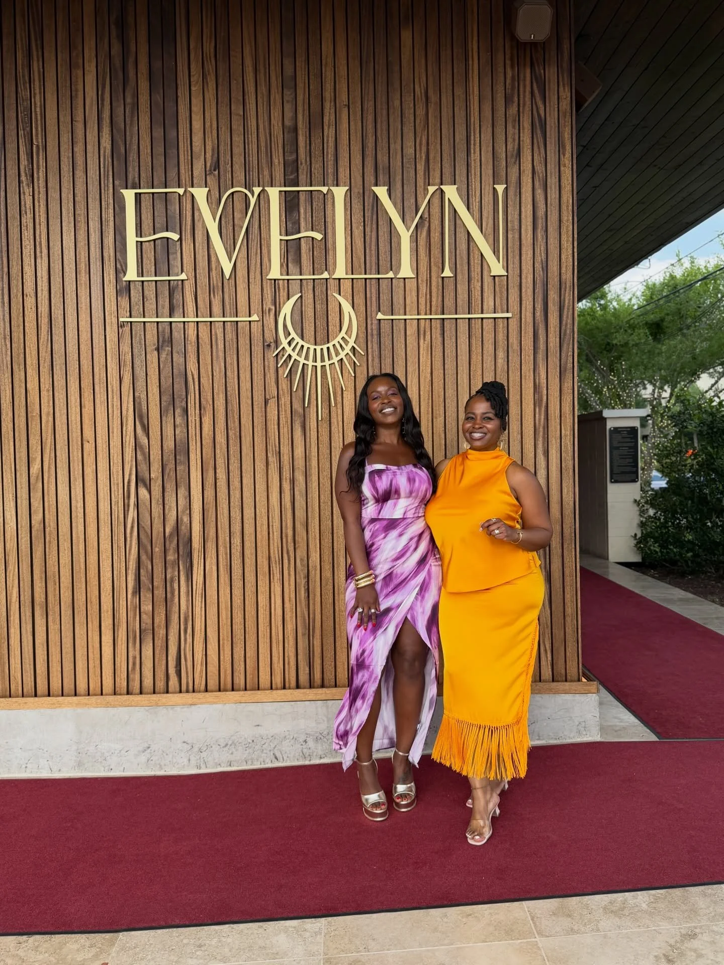 Last night was more than a dinner&hellip; it was a moment. 🤎✨

Nourish the Night, presented by @now_included and hosted by myself and @kimberlymhooks , brought together 20 incredible individuals inside The @evelyndallastx here in Dallas for an intim