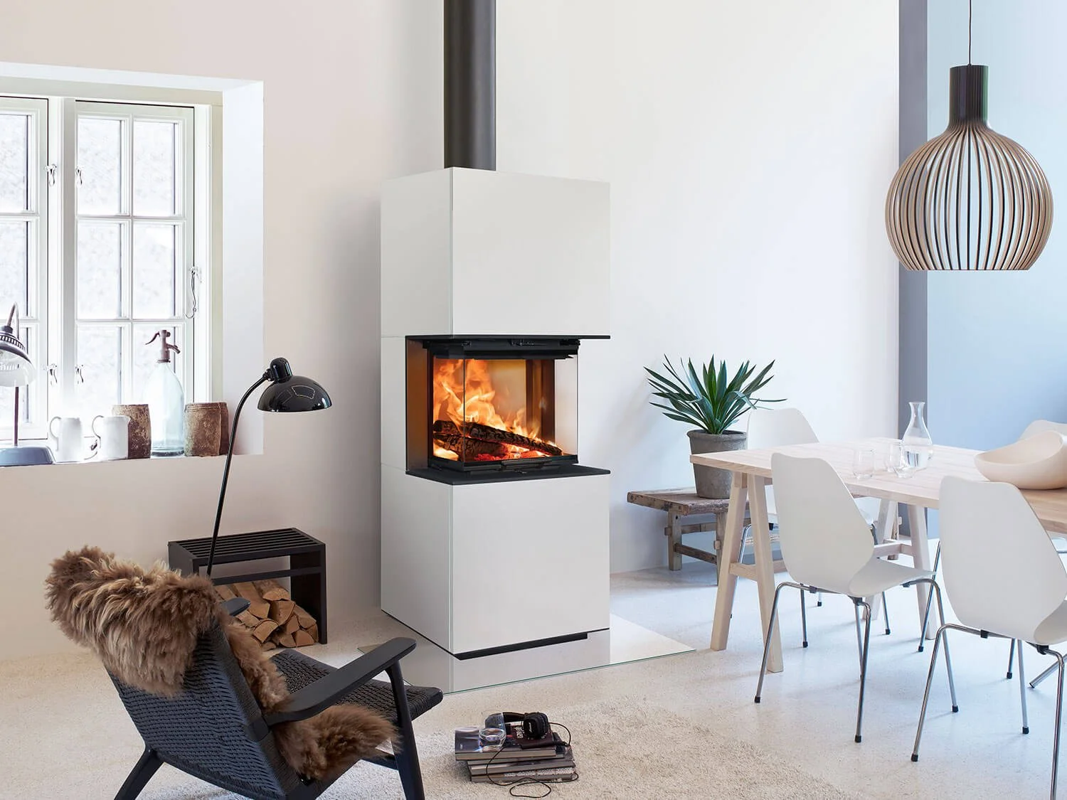 Moderner Kamin Jøtul FS320 in skandinavischem Deisgn - im Ofenstudio Kaminwelt Hennef