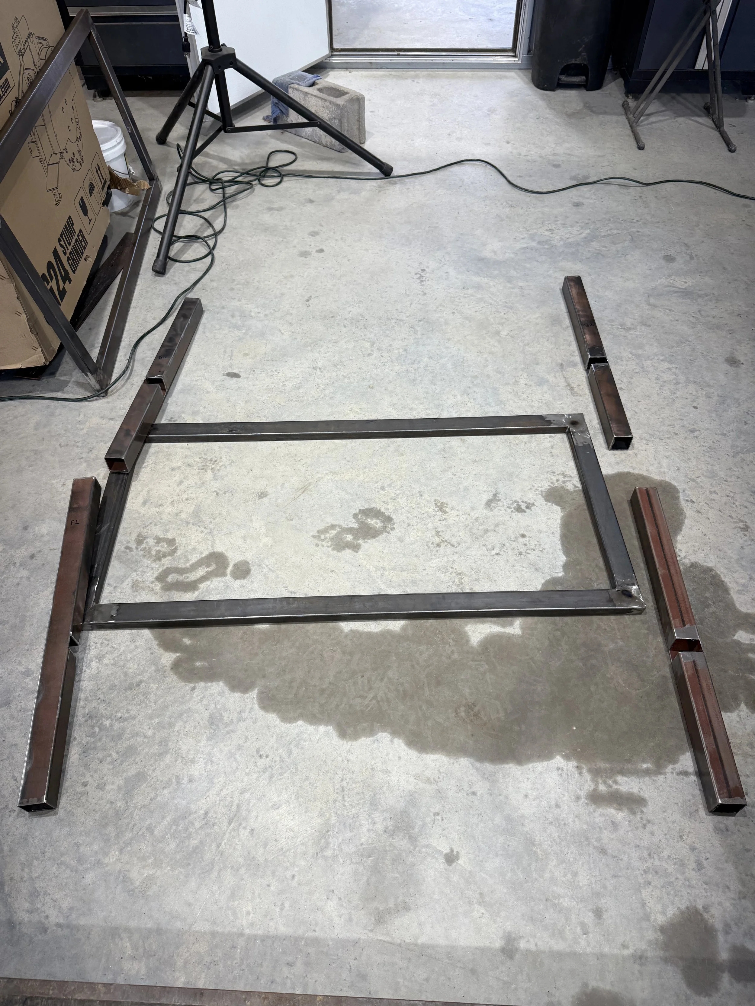 Outline for the welding table frame