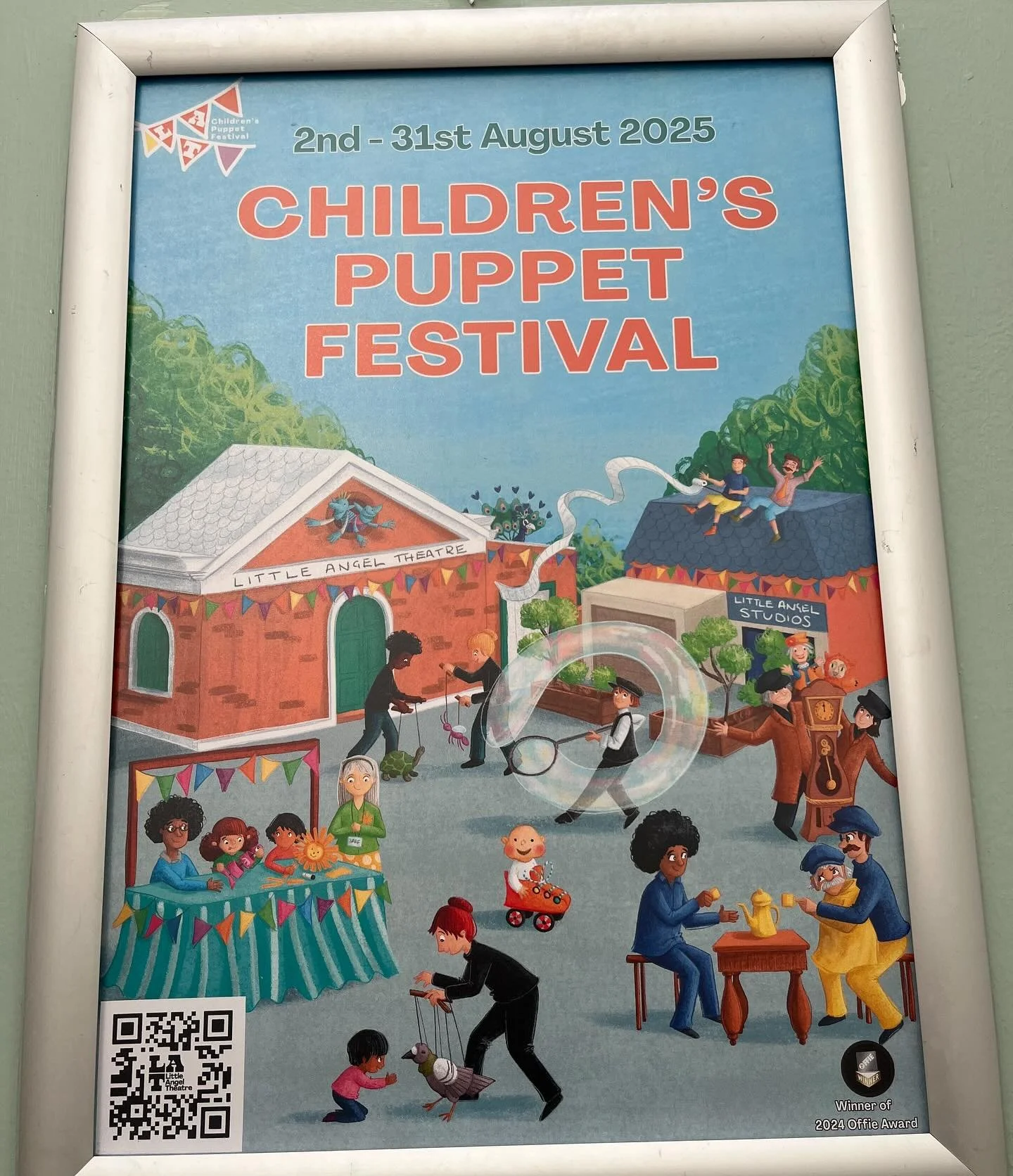 Start of a 3 day run of Shoebaby @littleangeltheatre for @longnosepuppets . Islington looking lovely in the sunshine and warm welcoming audiences.