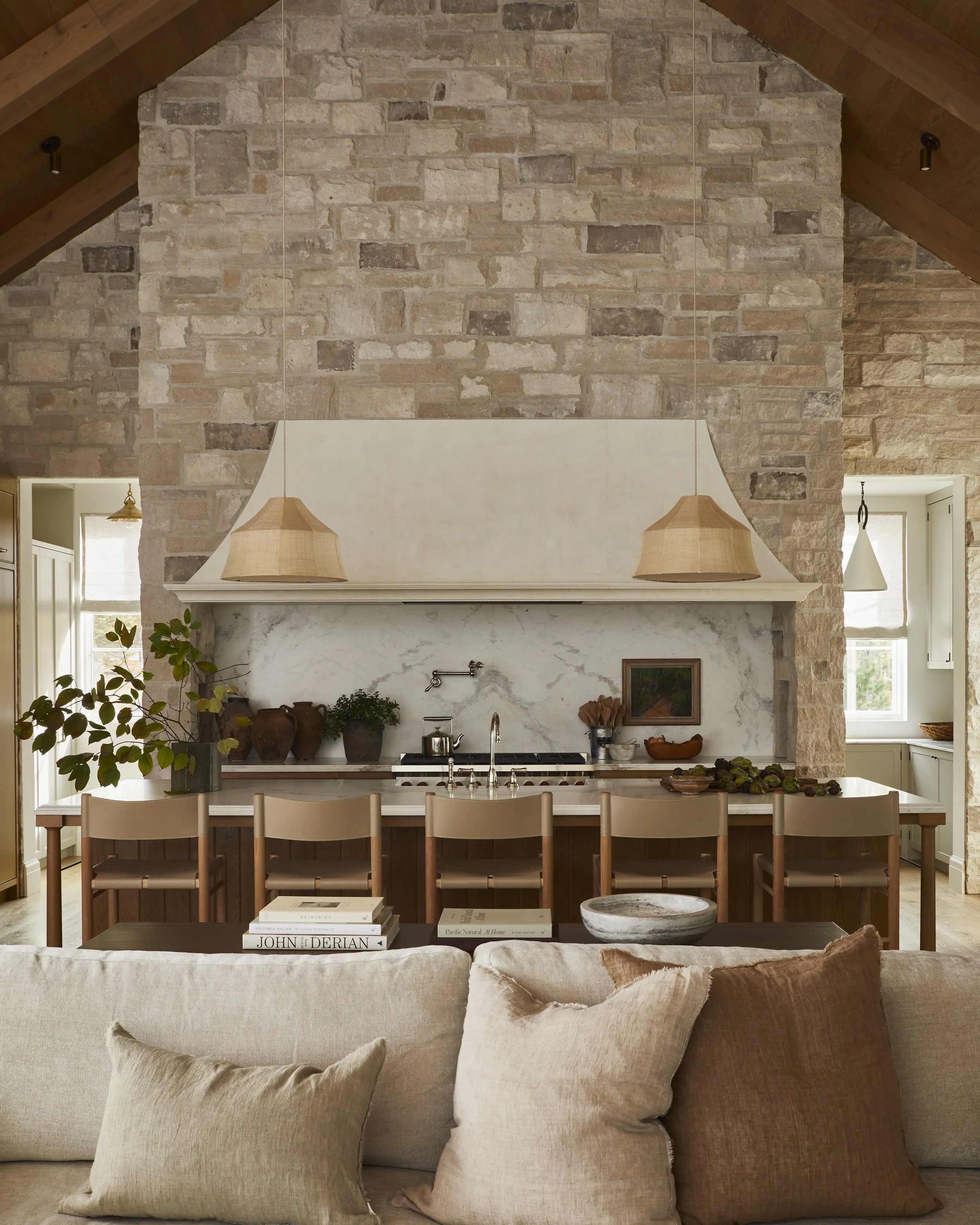 Olly&Em_KawarthaCottage_05.jpg