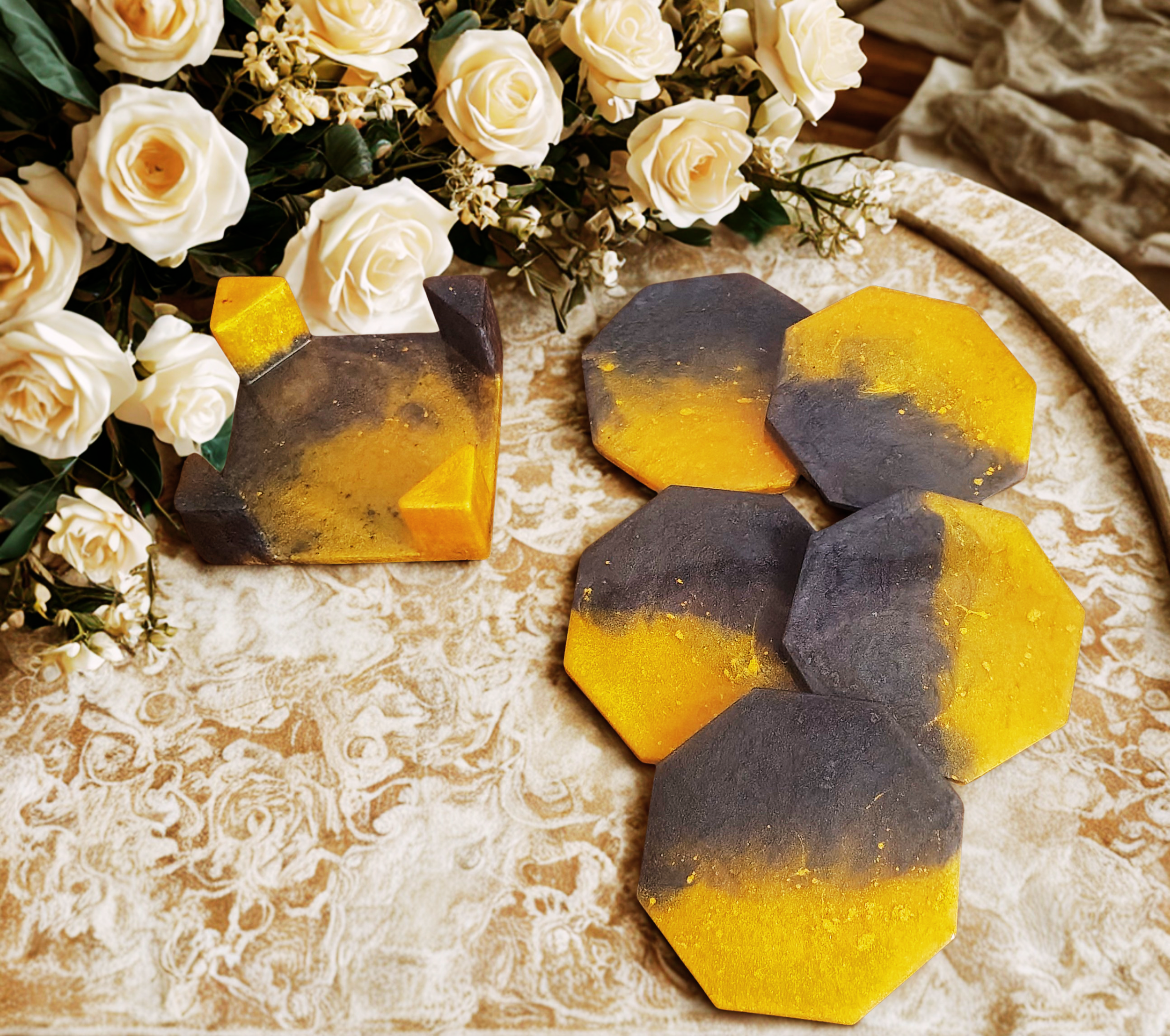 4 set coaster with holder black and gold.png