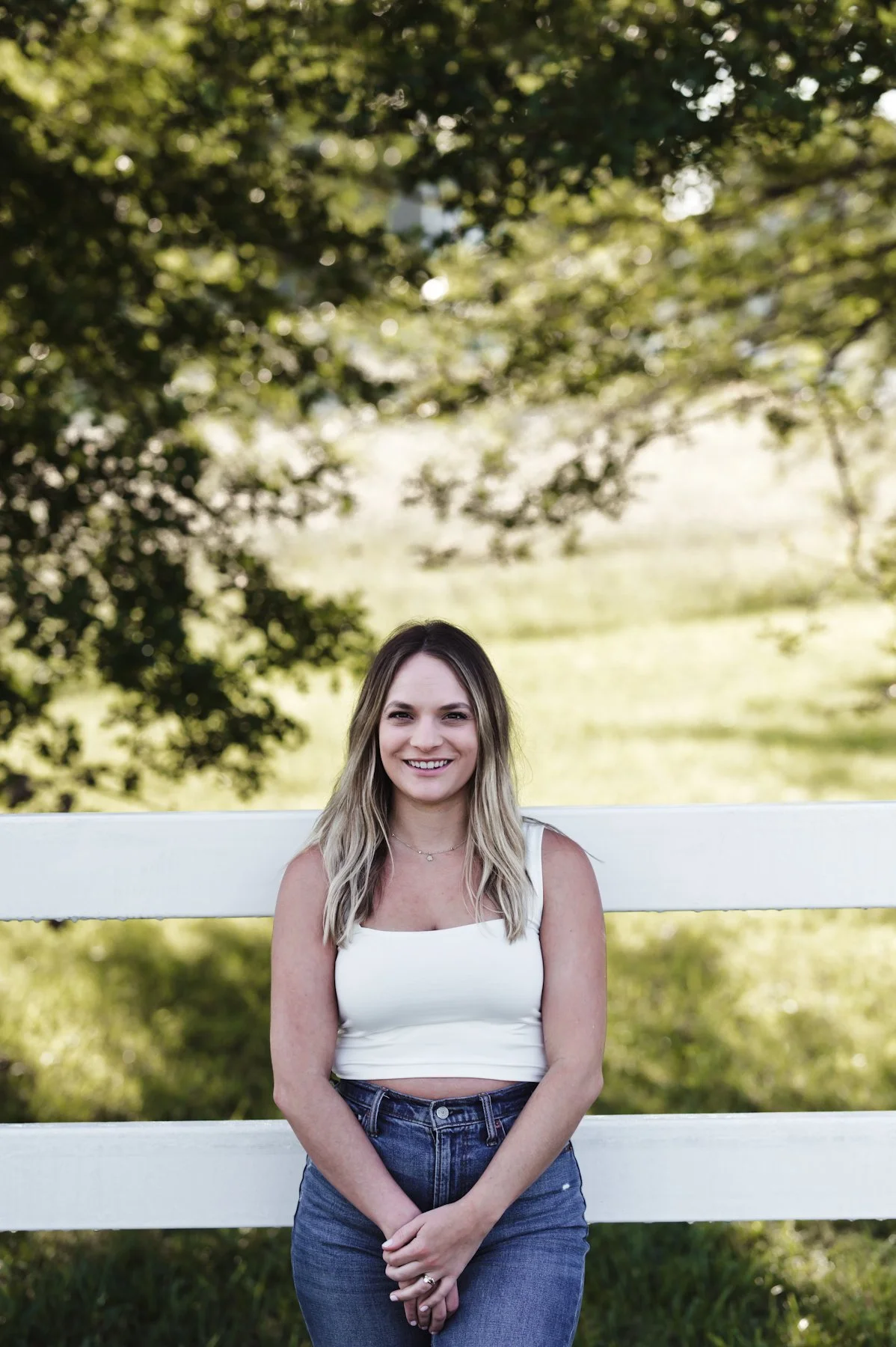 senior-portrait-summer-sunrise-farm-white-fence-4.JPG