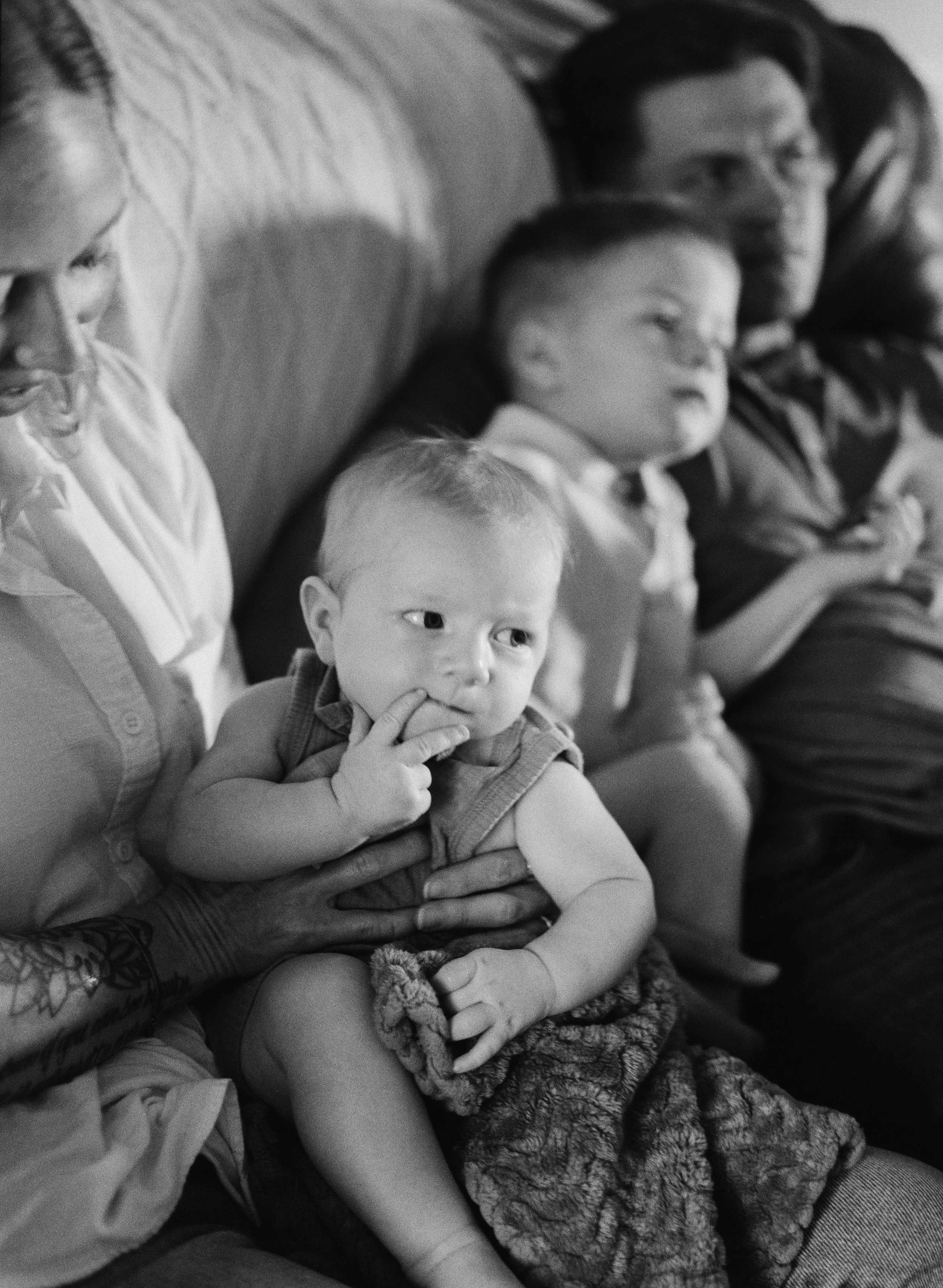 2025-09-Hooks-Family-120mm-Film-04.jpg