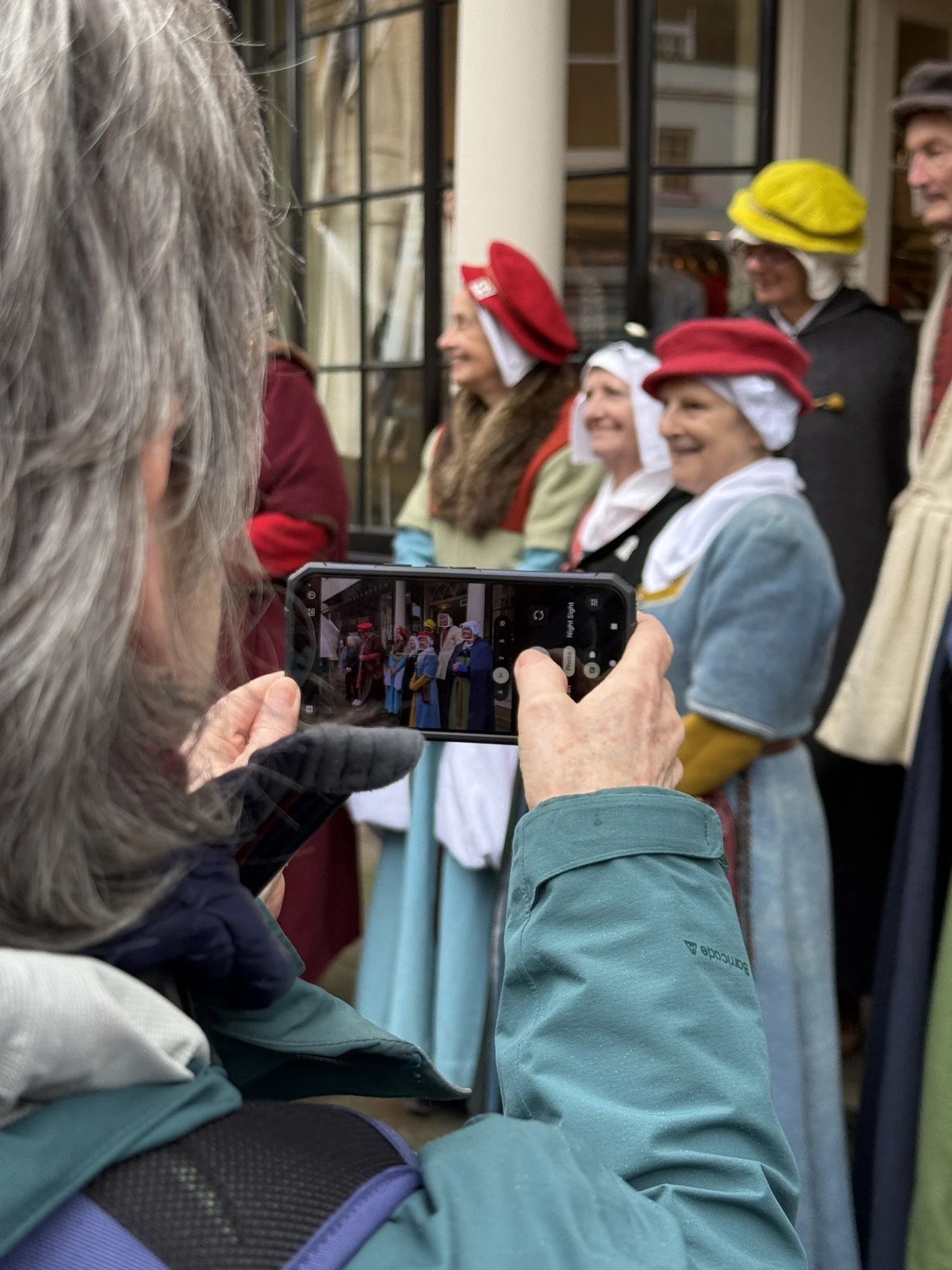 plaque unveiling pic of pic.jpg
