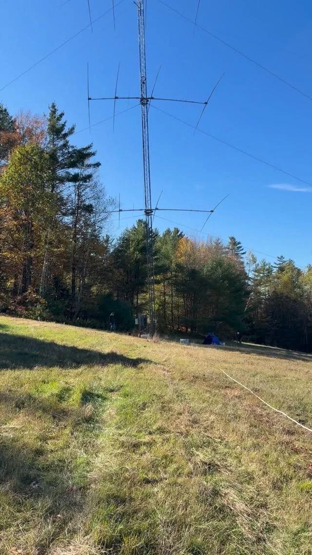 📡 Replacing Three SteppIRs 💪
Beautiful Saturday morning swapping out three SteppIRs for brand-new JK C31XRs — all mounted on Tic Rings at 100’ on a Rohn 55 tower. Smooth upgrade and solid signal ahead! ⚙️☀️
#VCTowers #hamradio247 #tow