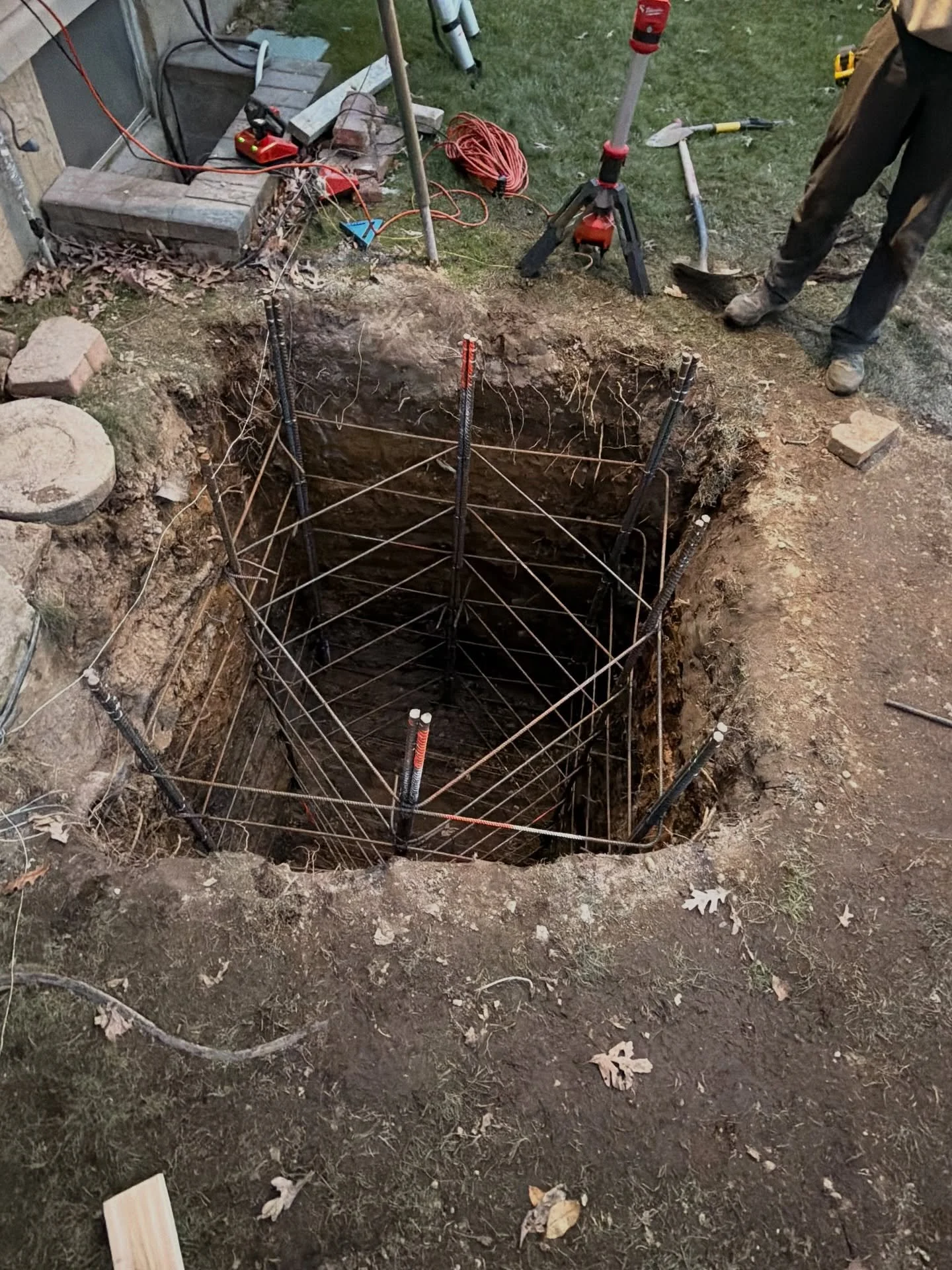 Sneak peak before we cleaned up the edges and finished tying the top four hoops on this UST HDX572MDPL tower foundation. The hole is 7&rsquo;6&rdquo; deep x 5&rsquo;6&rdquo; square

#VCTowers #hamradio247 #towerclimbing #rigginglife #constructionlife