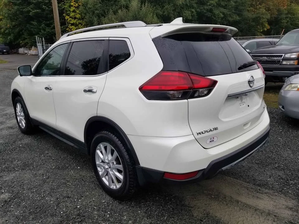 2017 Nissan Rogue SV AWD 3.jpg