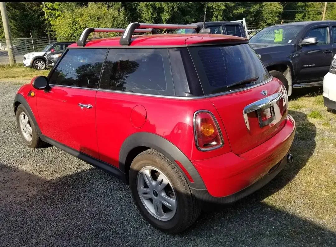 2007 mini red #72 1.jpg