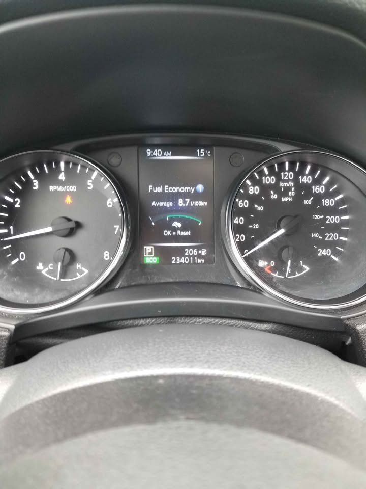 2017 Nissan Rogue SV AWD 6.jpg