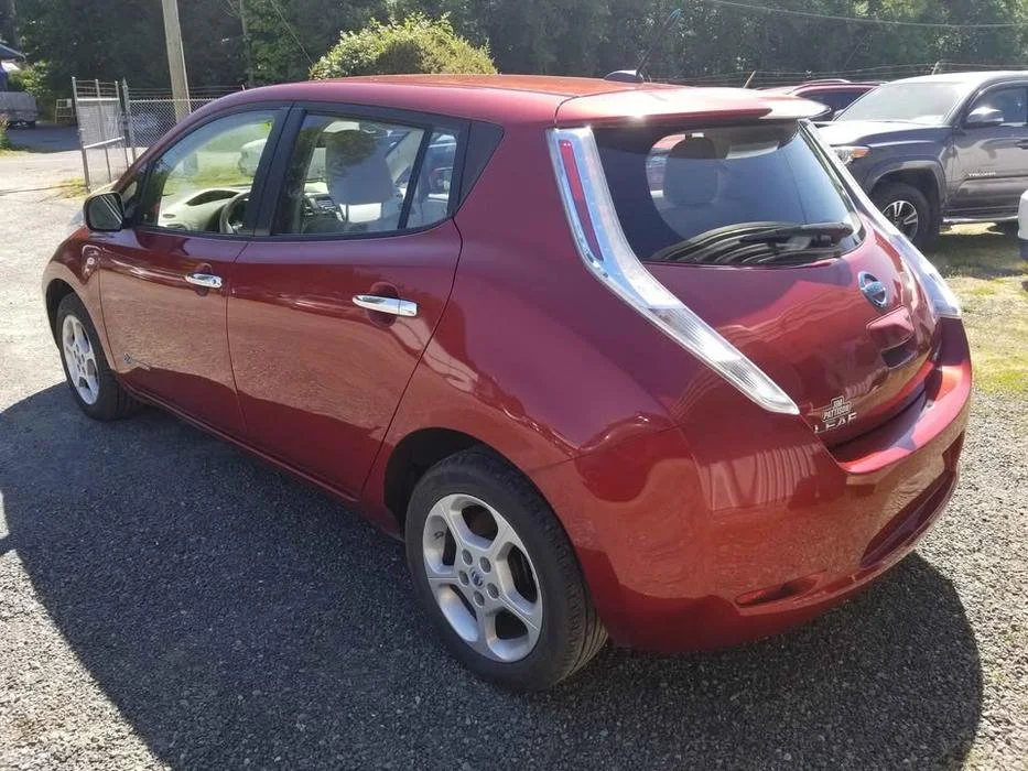 2012 nissan leaf 4 of 7.jpg