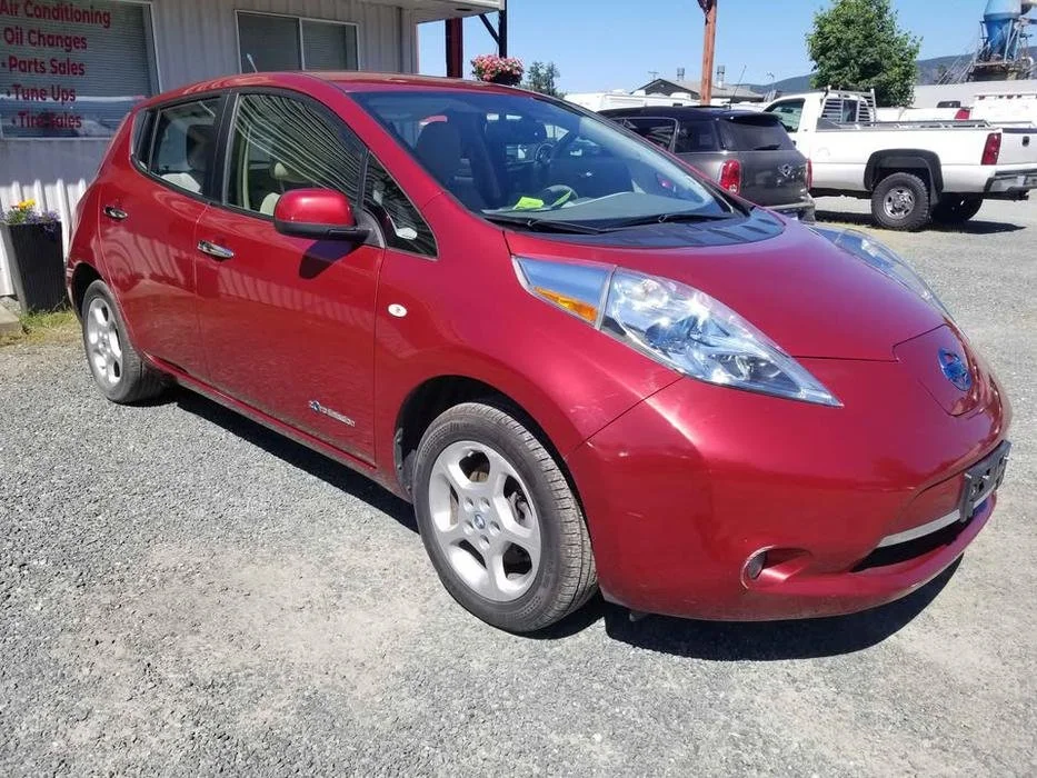 2012 nissan leaf 2 of 7.jpg
