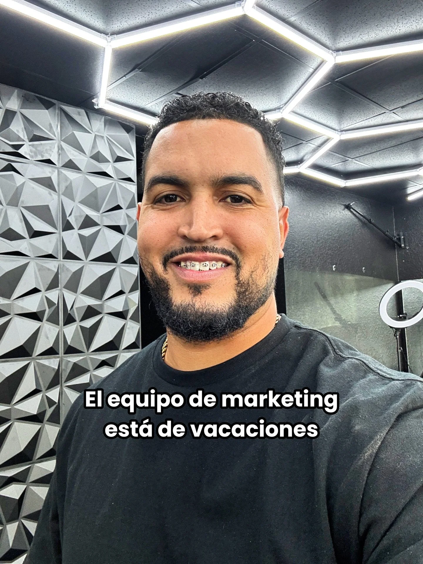 📍 1045 W Busch Blvd &ndash; El Barbershop Tampa
Walk-ins bienvenidos.

#tampabarber #tampabarbershop #barberiatampa #elbarbershoptampa #TampaBarbers #TampaBarbershop #TampaHaircuts #TampaFade #kidscut #kidshaircut #tampakidscuts #barberforkids #fres