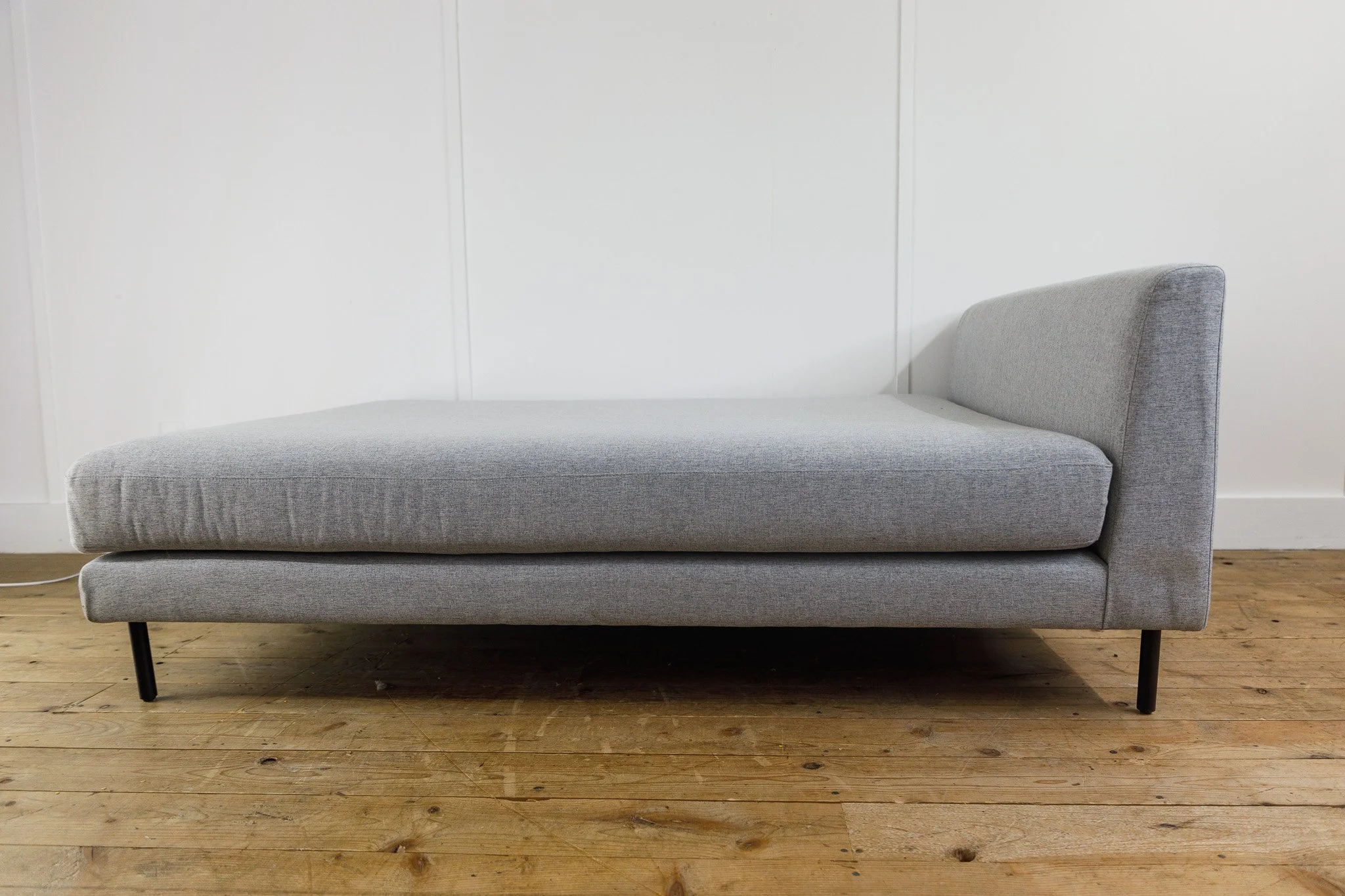 nuevo-gigi-modular-sofa-chaise-linen-side.jpg