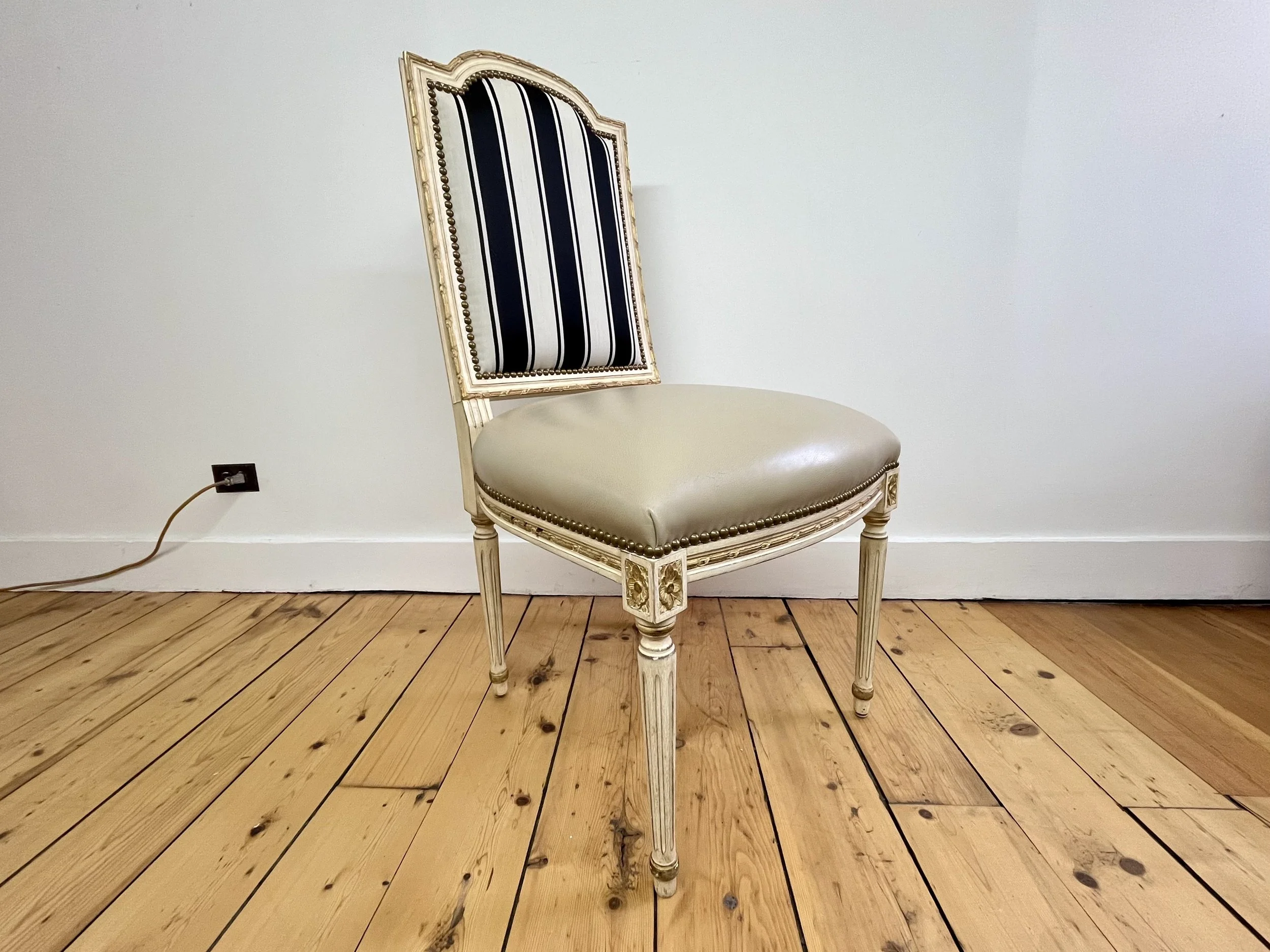 vintage-dining-chairs-set-of-4-angle.jpeg
