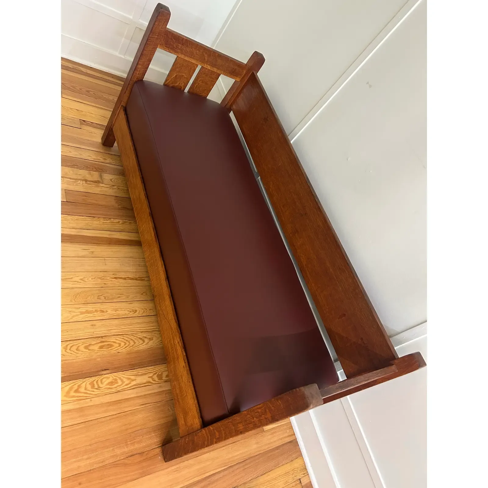 1920s-arts-and-crafts-custom-quality-oak-knock-down-bench-in-the-manner-of-gustav-stickley-top.webp