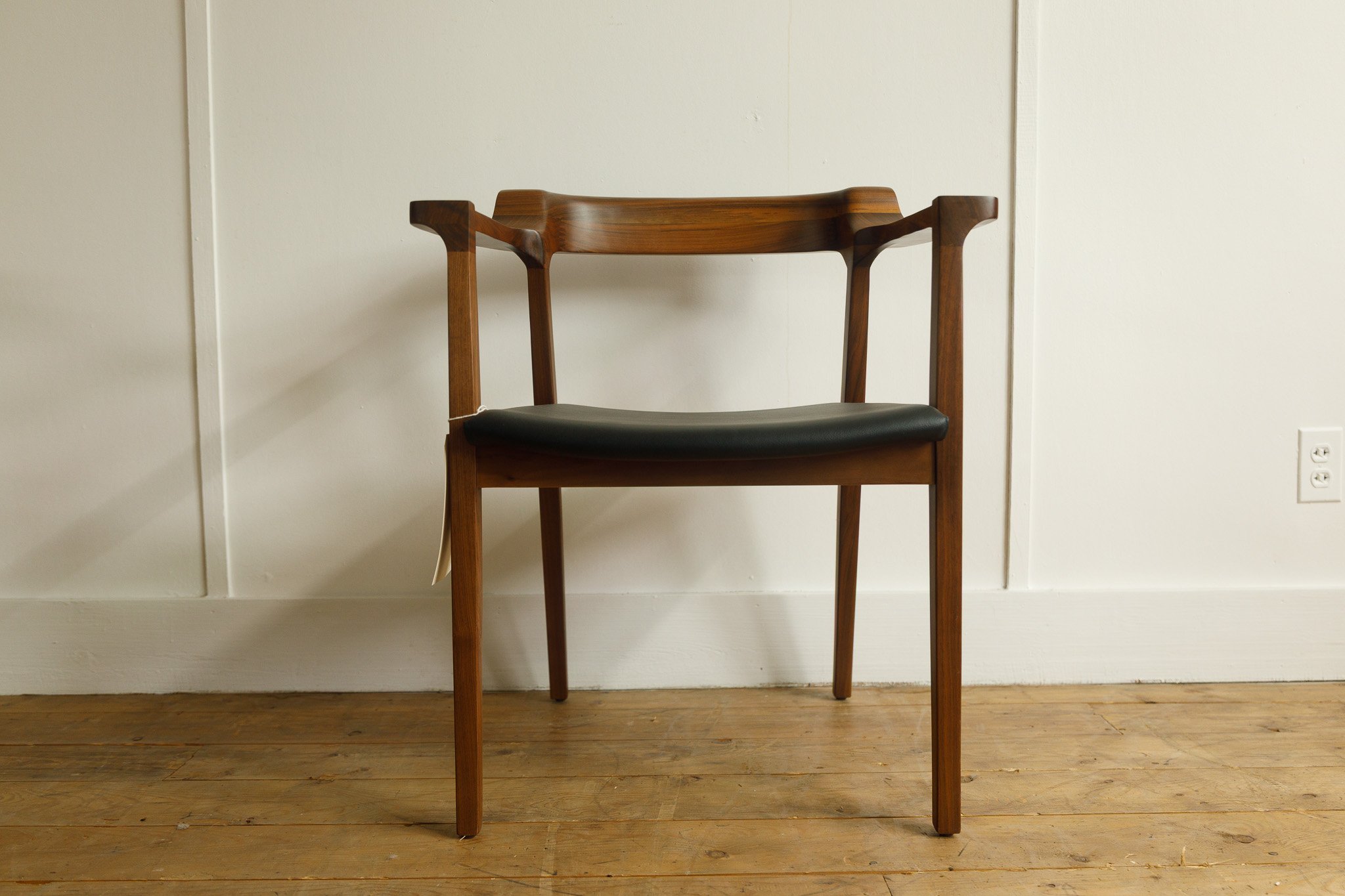 nuevo-caitlan-dining-chair-front.jpg