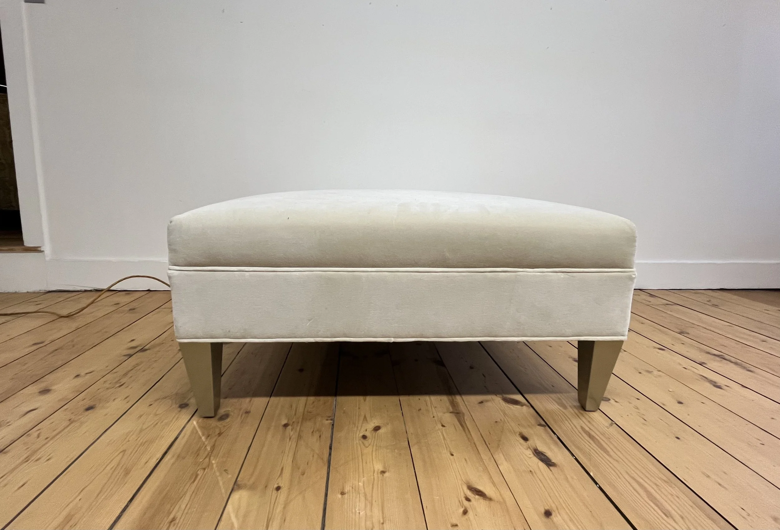kravet-vassar-square-ottoman-cream.jpeg