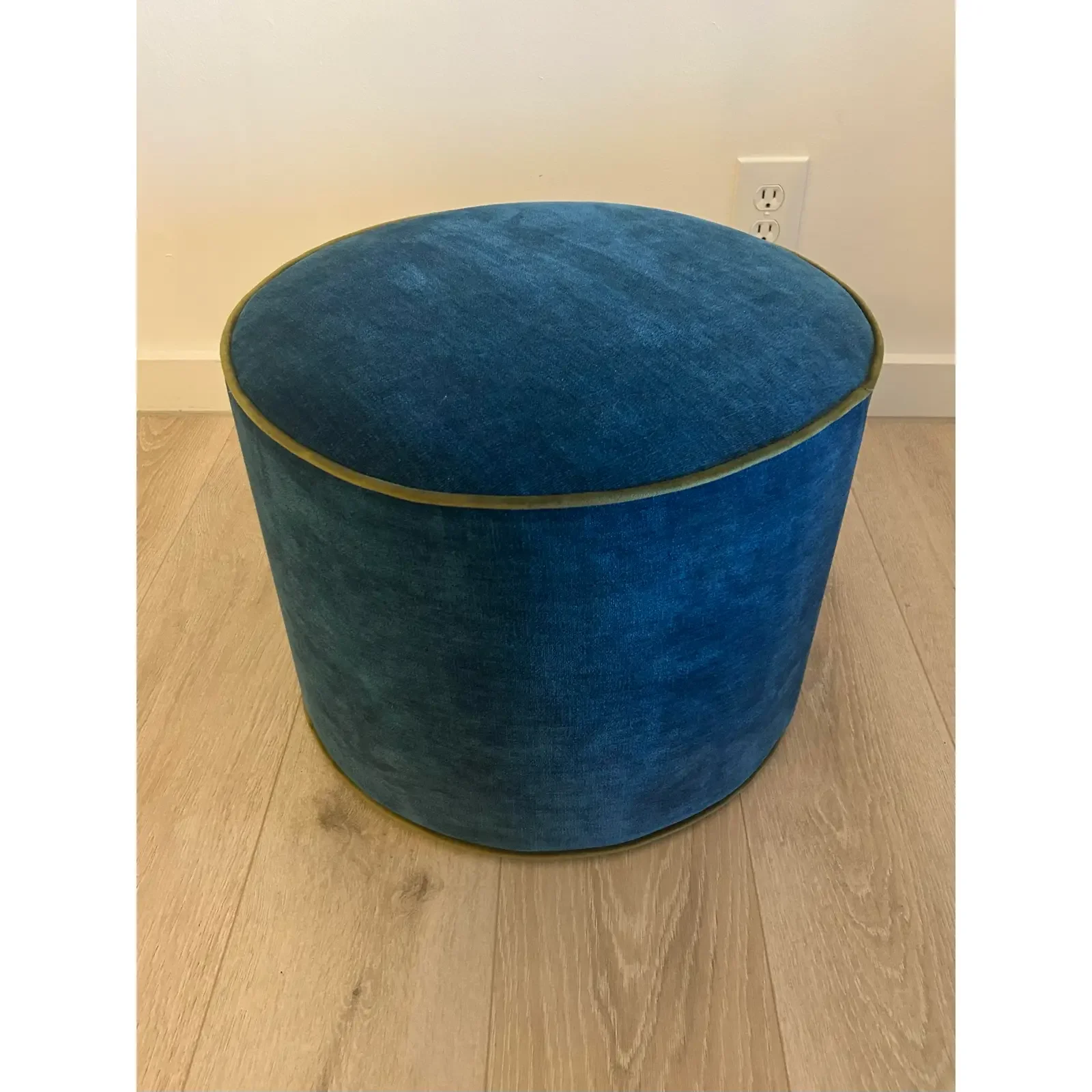 custom-upholstered-ottoman-5440.webp