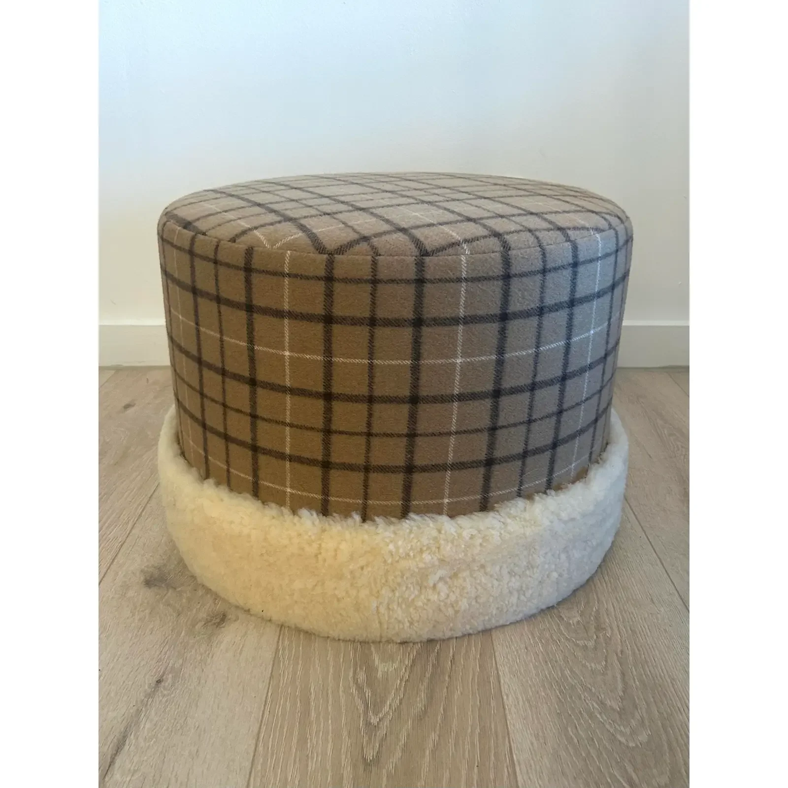 custom-upholstered-ottoman-in-wool-and-sheepskin-2603.webp