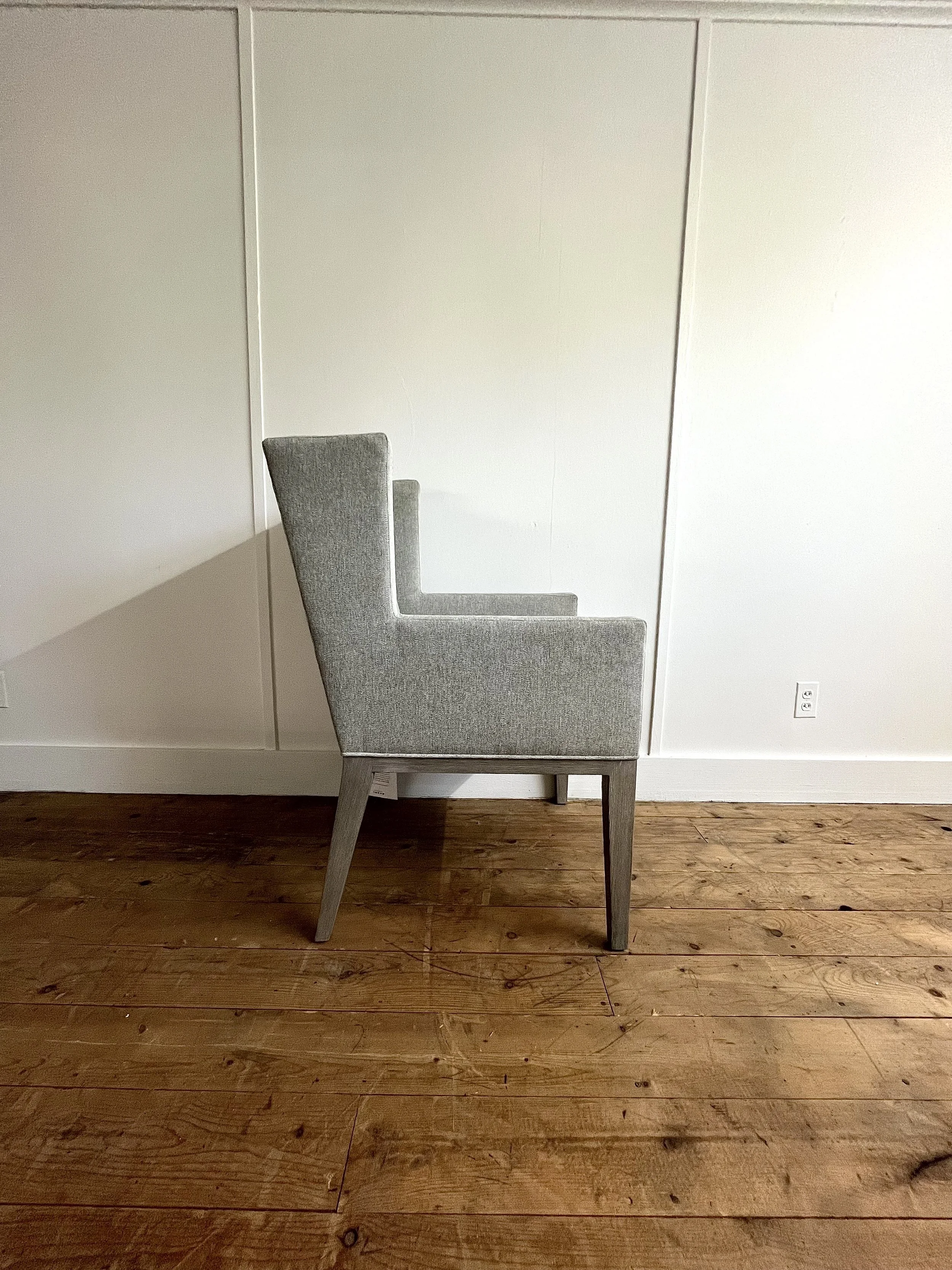 Ibernhardt-linea-arm-chair-right-side-view.jpg