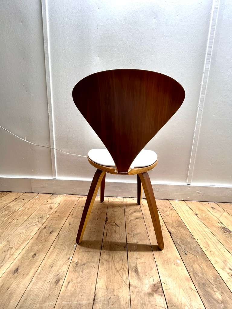 nuevo-satine-dining-chairs-white-leather-back.jpeg