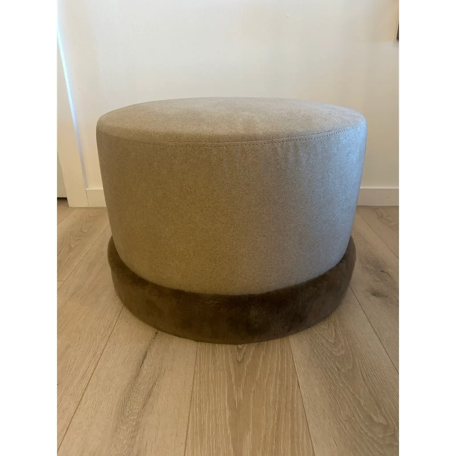 custom-merino-wool-and-sheepskin-ottoman-5475.webp