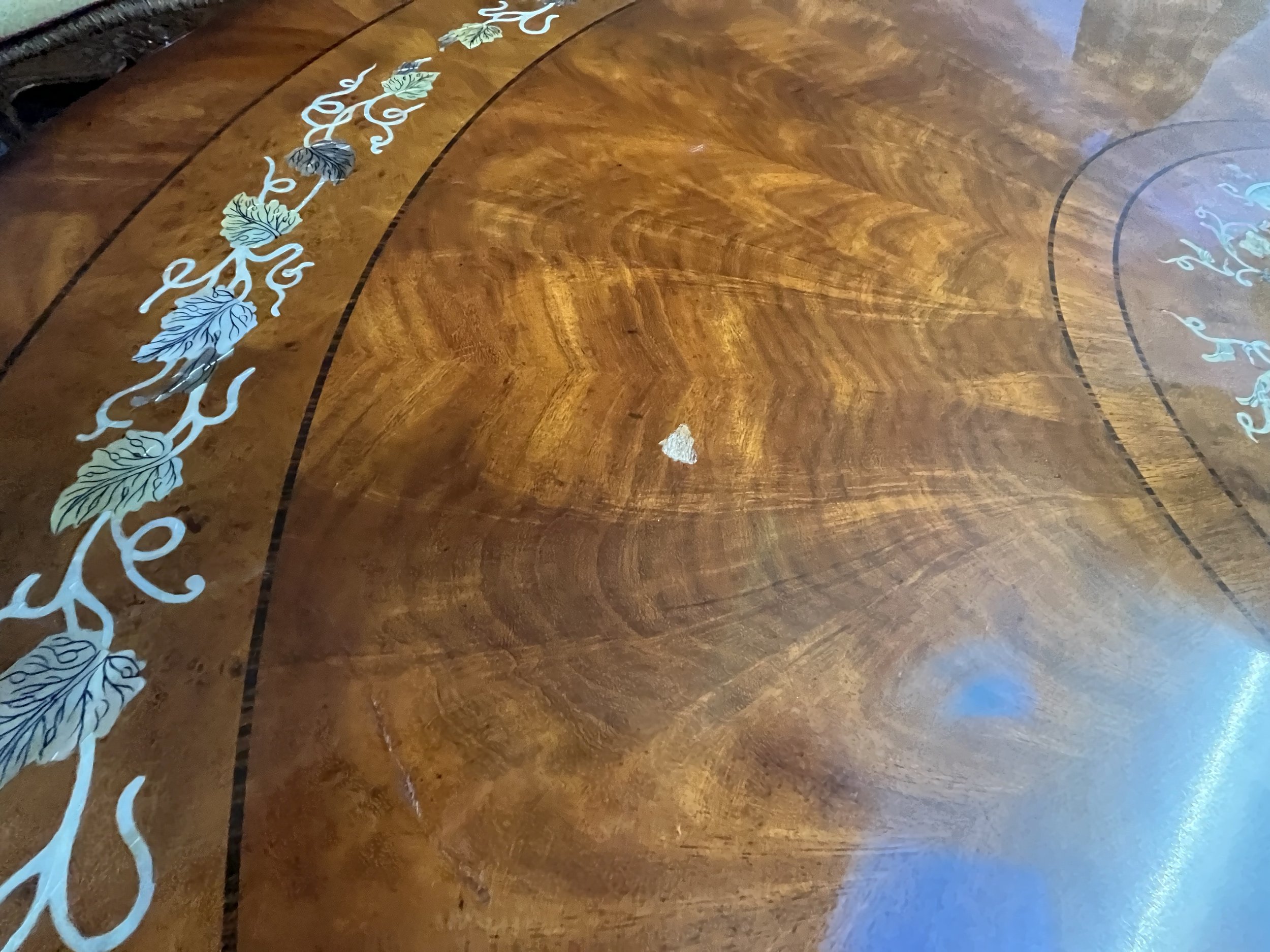 donghia-italy-abalone-inlaid-table-top1.jpg