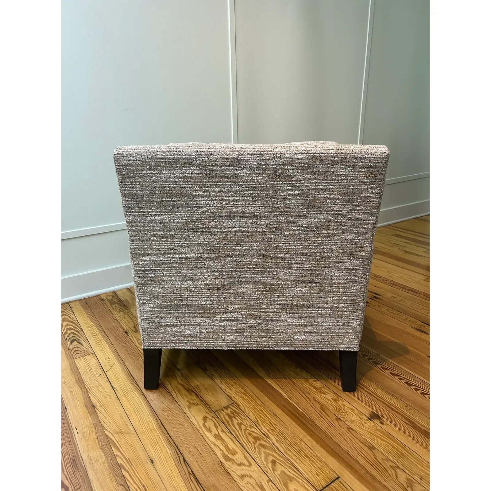 kravet-deep-loose-back-chair-in-antolini-moonglow-velvet-chenille-3828 (1).webp