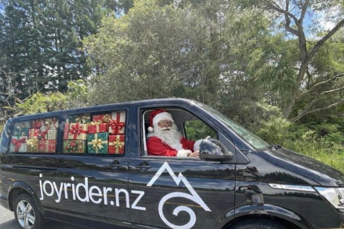 Santa&rsquo;s traded his sleigh for the Joyriders van 🚐🎅🏽 Short on gifts this Xmas, we&rsquo;ve got you covered! 😉