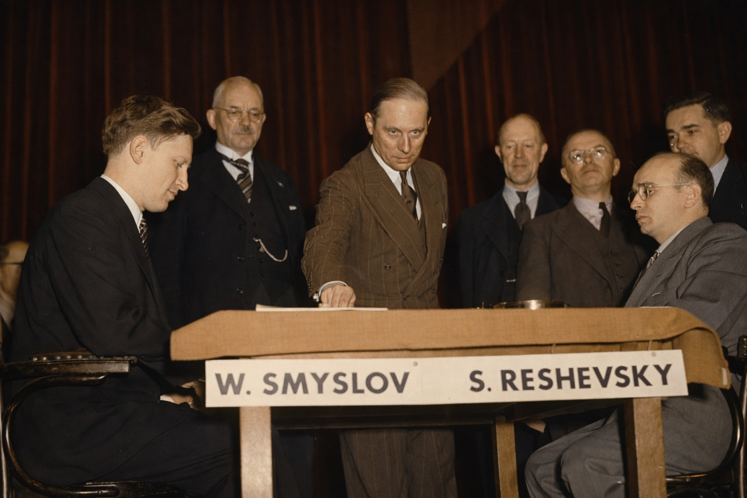 Vasily Smyslov and Samuel Reshevsky, The Hague, 1948