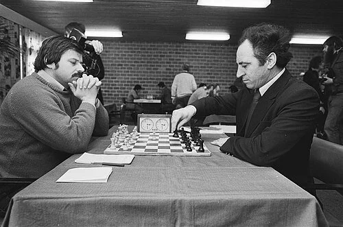 Black and white photo of two chess grandmasters