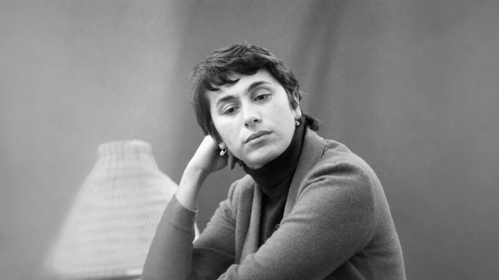 A black and white photo of Nana Alexandria in 1982