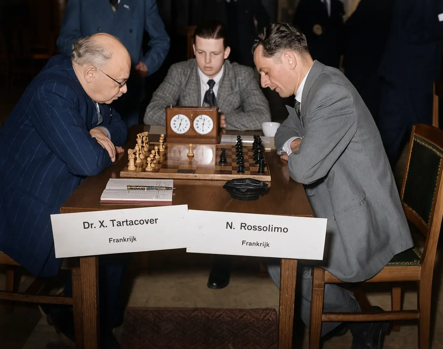 Tartakower and Rossolimo playing chess in Amsterdam in 1950