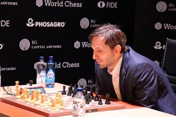 Alexander Grischuk playing chess in 2018