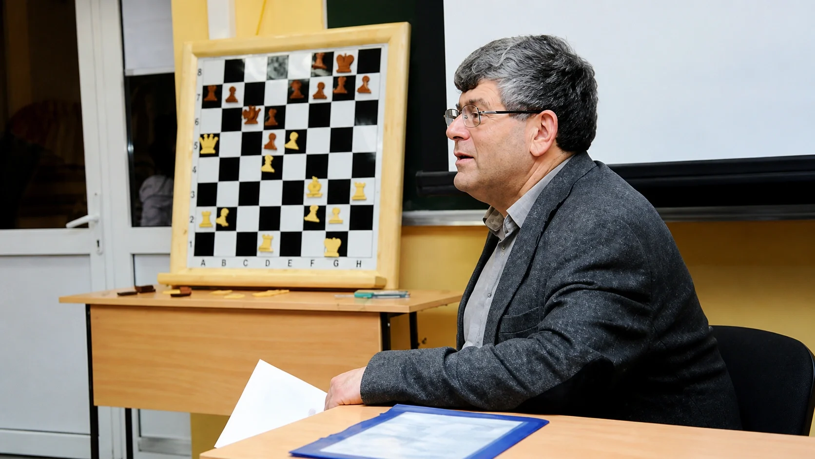 Mark Dvoretsky giving a lecture on chess strategy