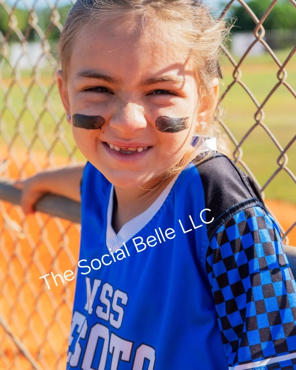 🥎 Softball Mini Photo Sessions 🥎
After taking these at the field&hellip; I had to open this up 🤍

These turned out SO good and I know y&rsquo;all are going to love having these of your players!

✨ 10 minute sessions
✨ $75 per player
✨ 5&ndash;10 E