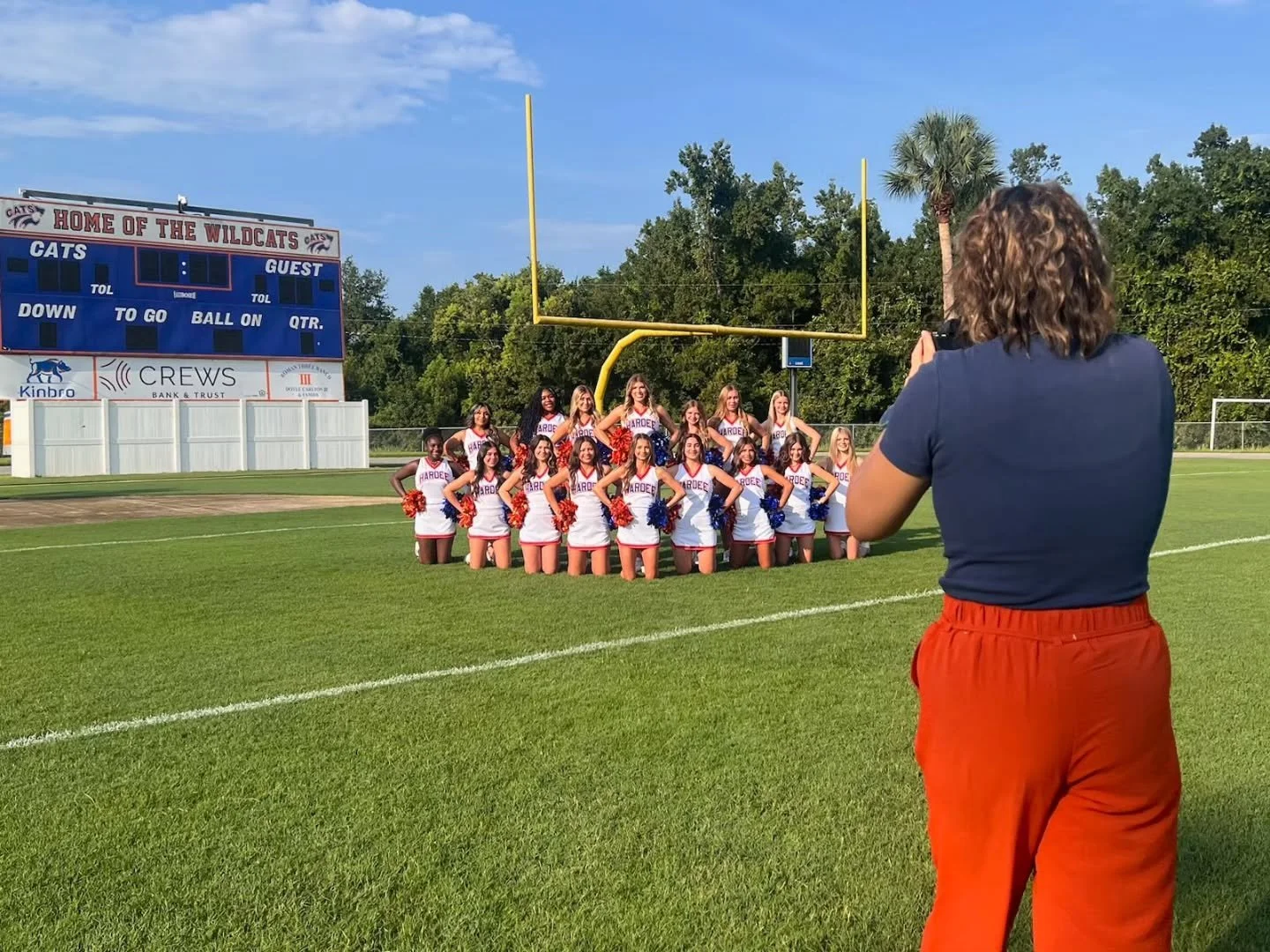 Thank you Hardee HS Cheerleading  for allowing me to capture your cheer teams photos! I am already swooning and cannot wait to share 🧡💙

Interested in booking?!? Check out portfolio and pricing here 👇
www.TheSocialBelleFL.com

#sportsmedia #swfl #